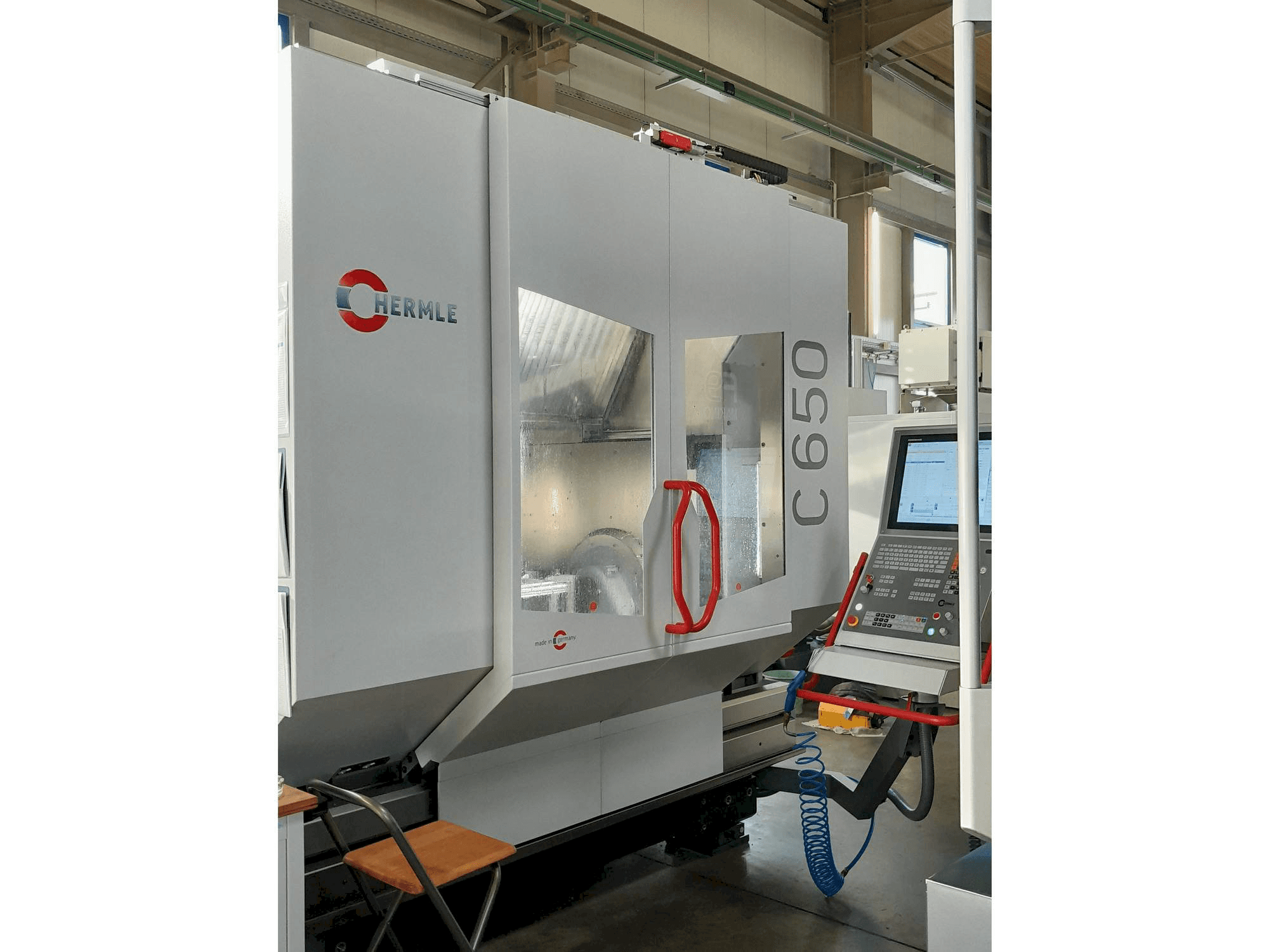 A HERMLE C650 U gép elölnézete