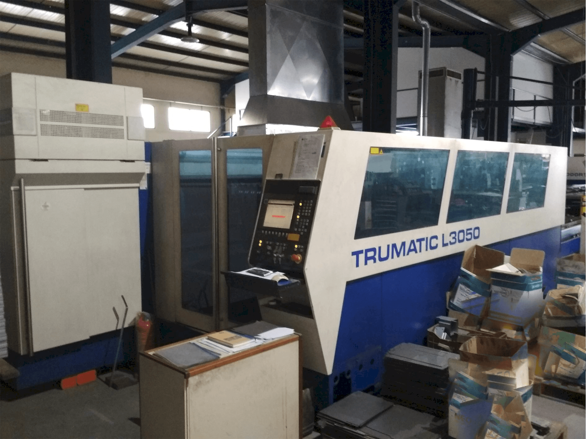 A Trumpf Trumatic L3050 5kw gép elölnézete