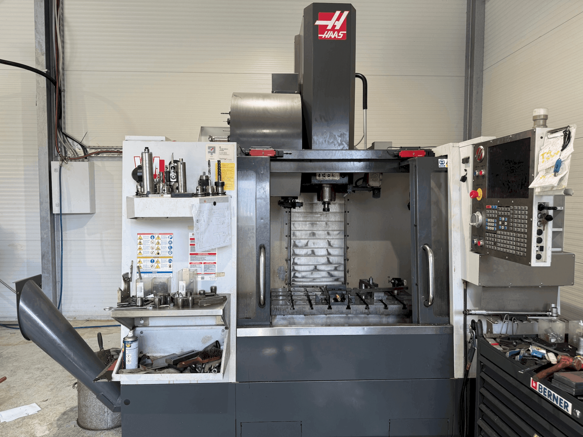 A HAAS VM-2 gép elölnézete