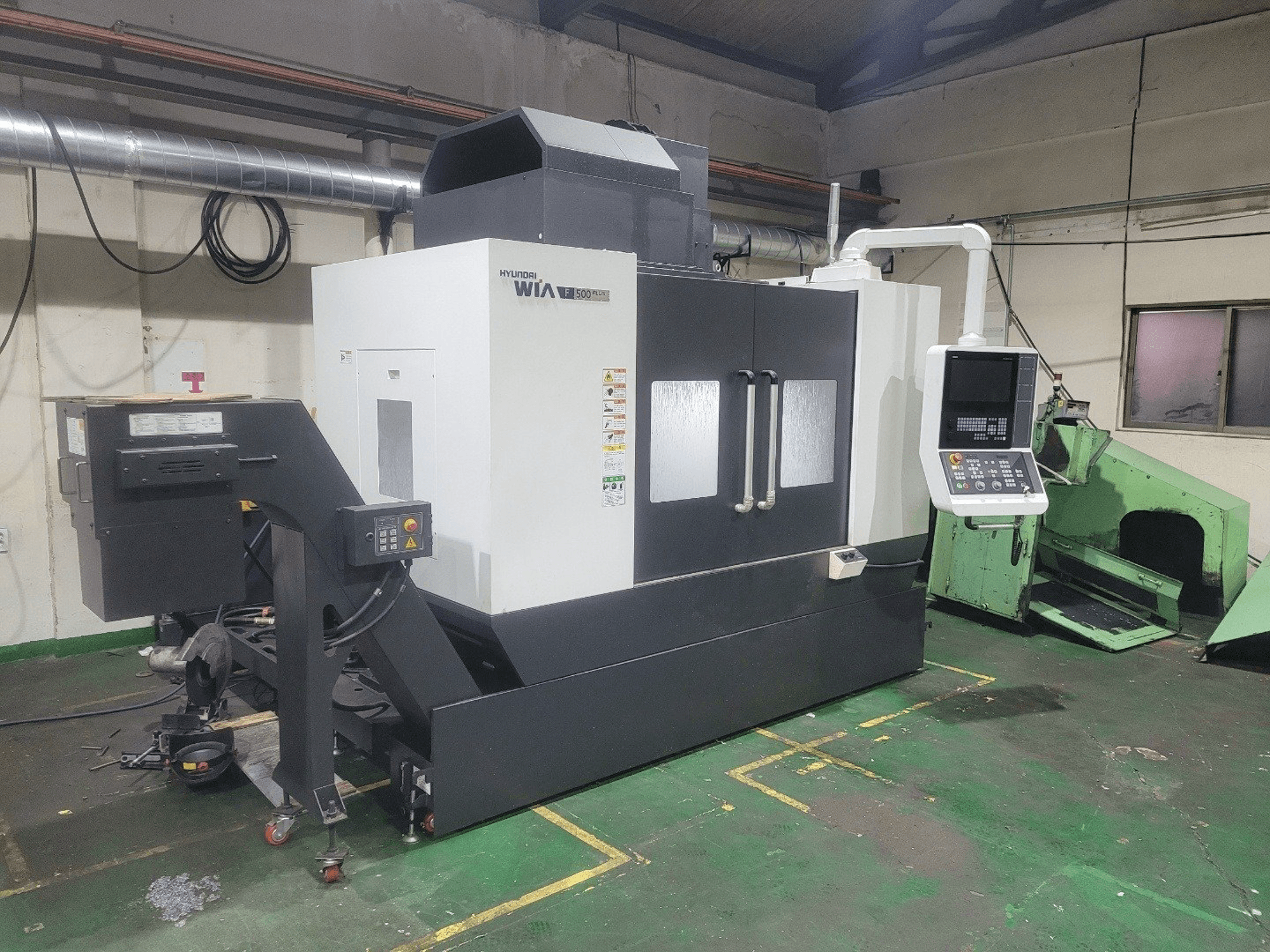 A Hyundai Wia F500 PLUS gép elölnézete