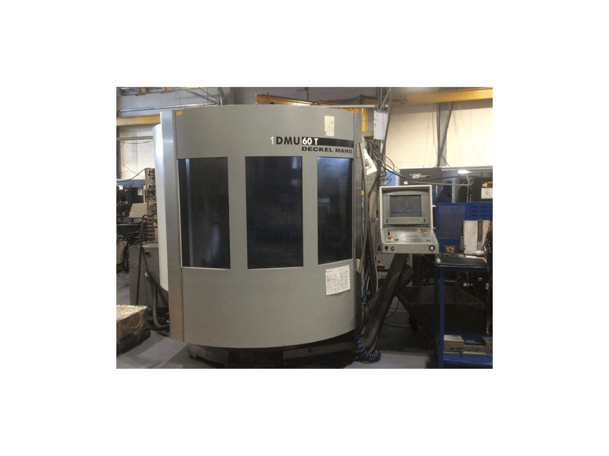 A DECKEL MAHO DMU 60T gép elölnézete