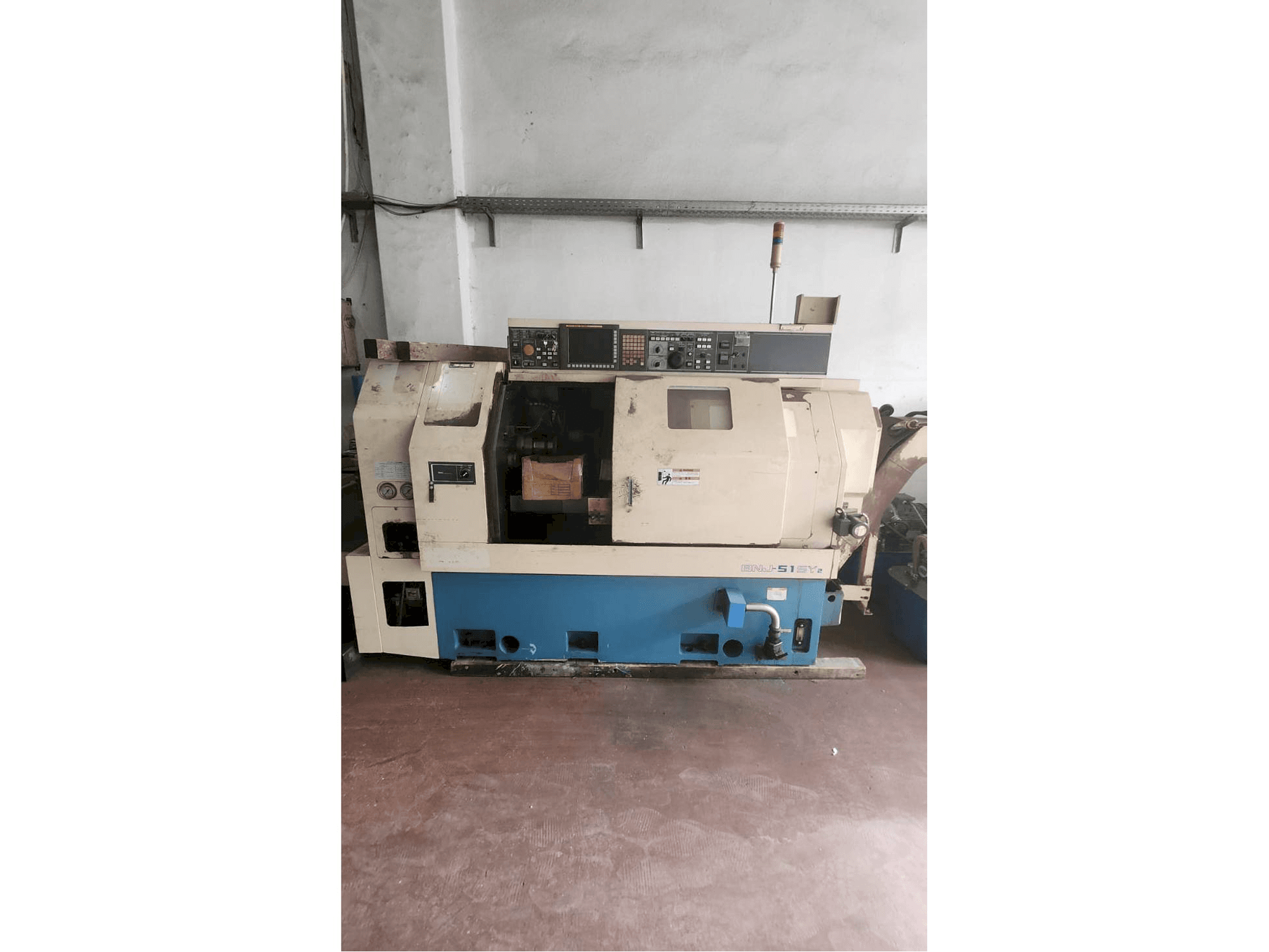 A Miyano BNJ 42 SY gép elölnézete