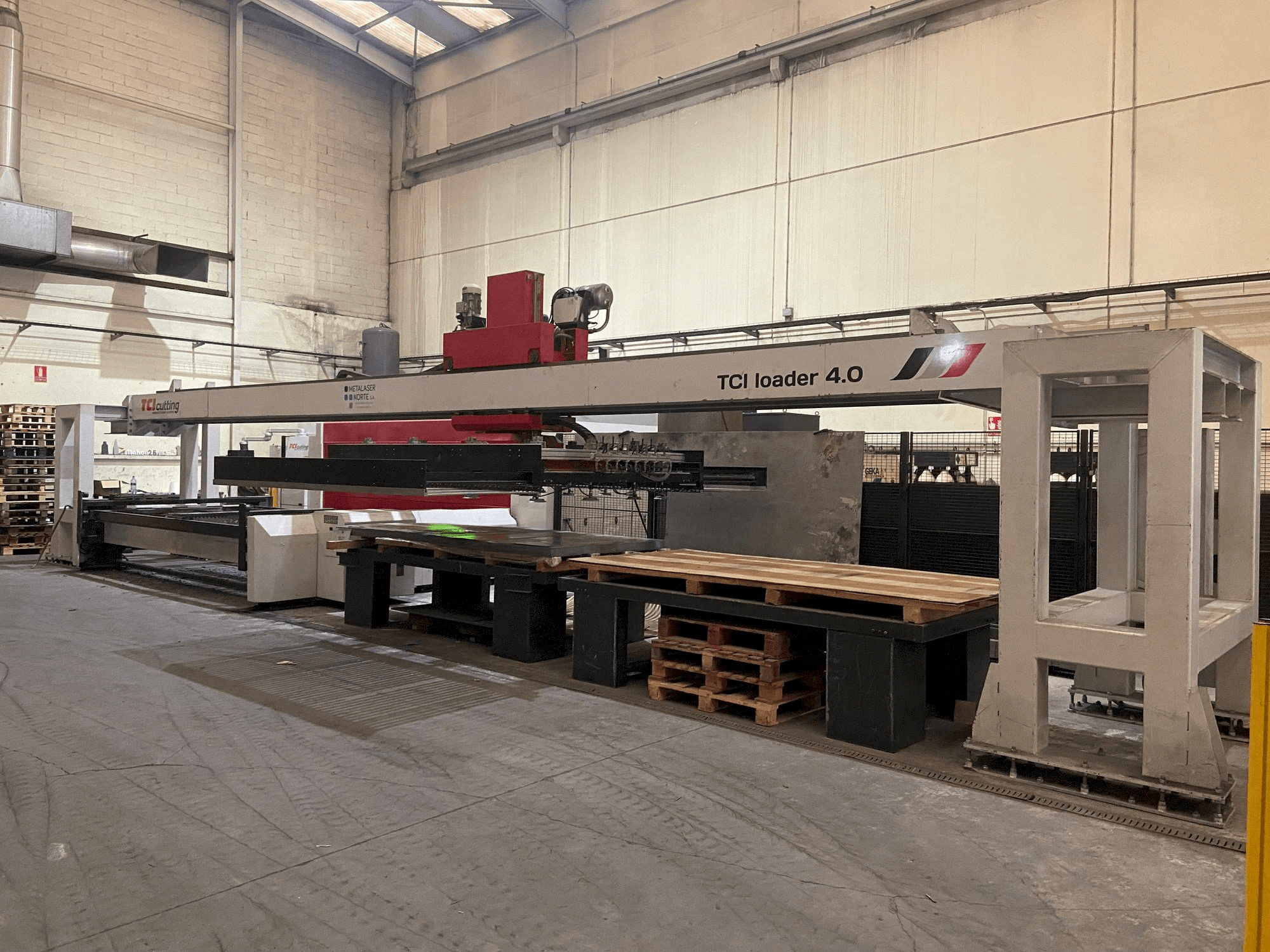 A TCI Smartline Fiber 4020 gép elölnézete