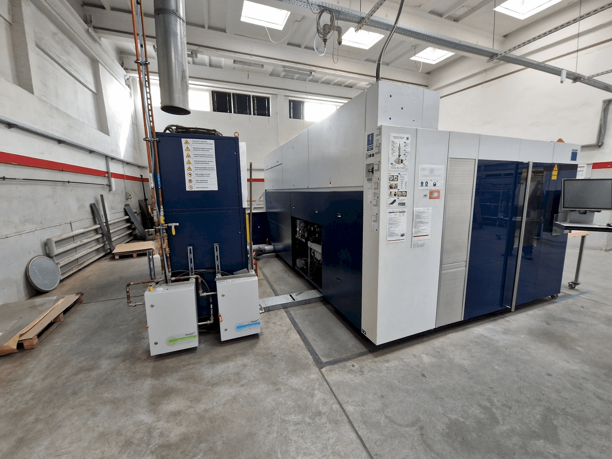 A Trumpf TruLaser 3030 Fiber gép elölnézete