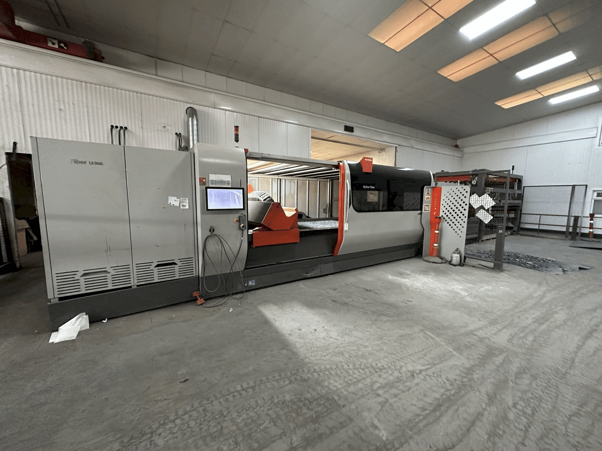 A Bystronic Bystar 3015 12KW Fiber gép elölnézete
