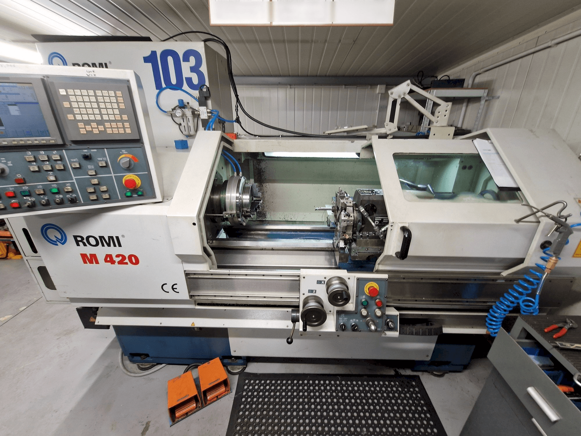 A Romi M 420 gép elölnézete