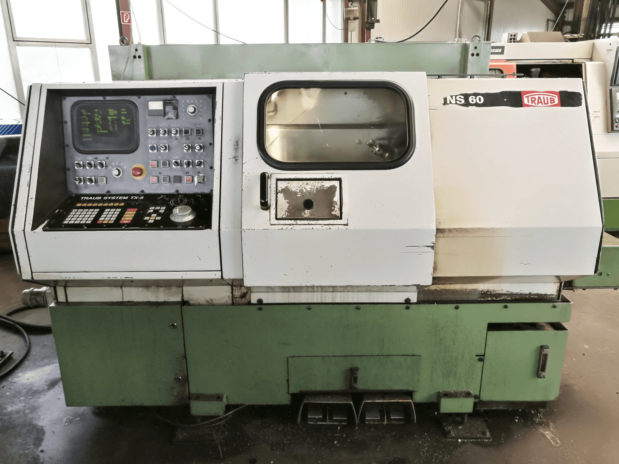 A TRAUB TNS 60 gép elölnézete