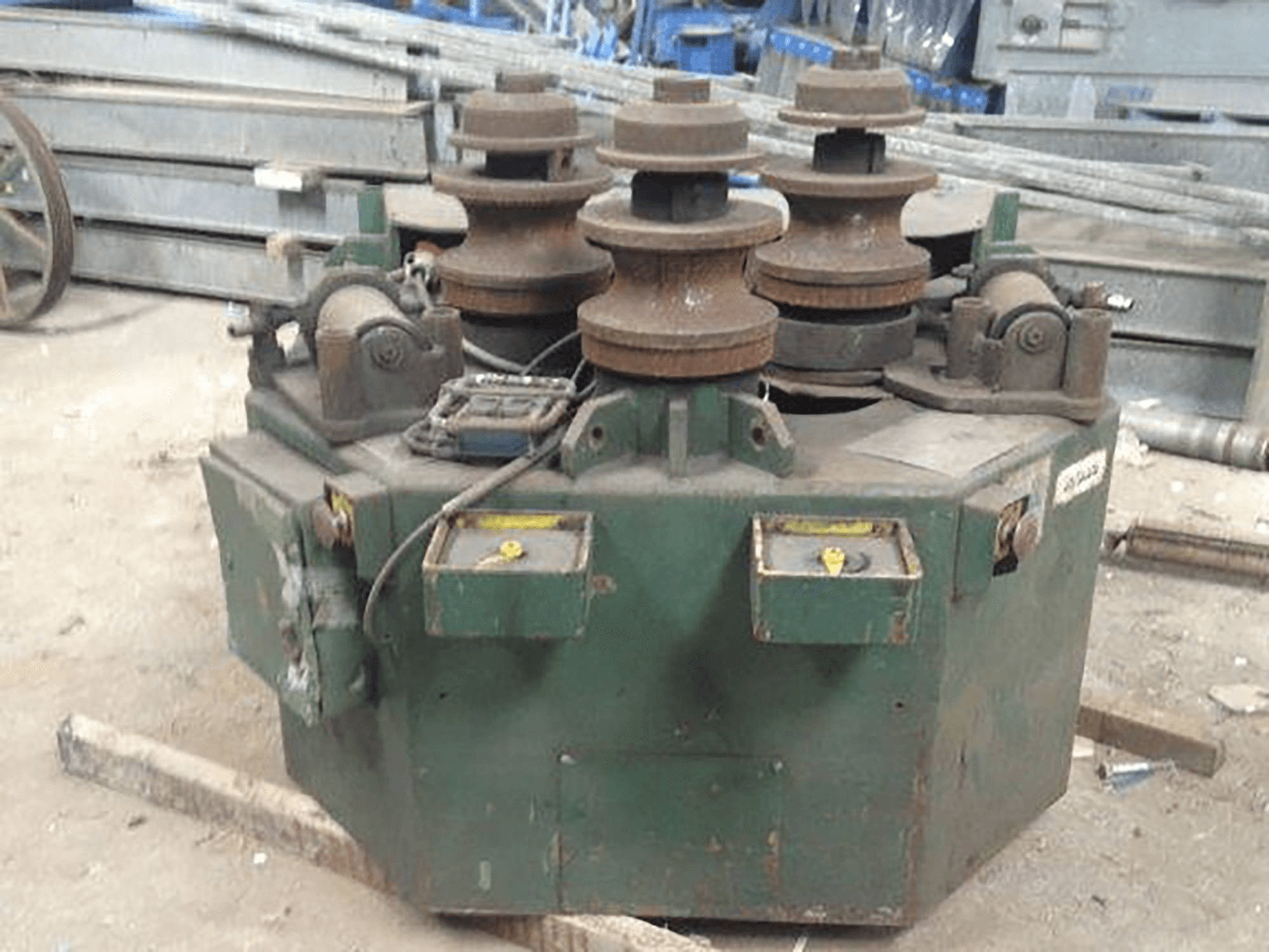 A ROUNDO R-5 gép elölnézete