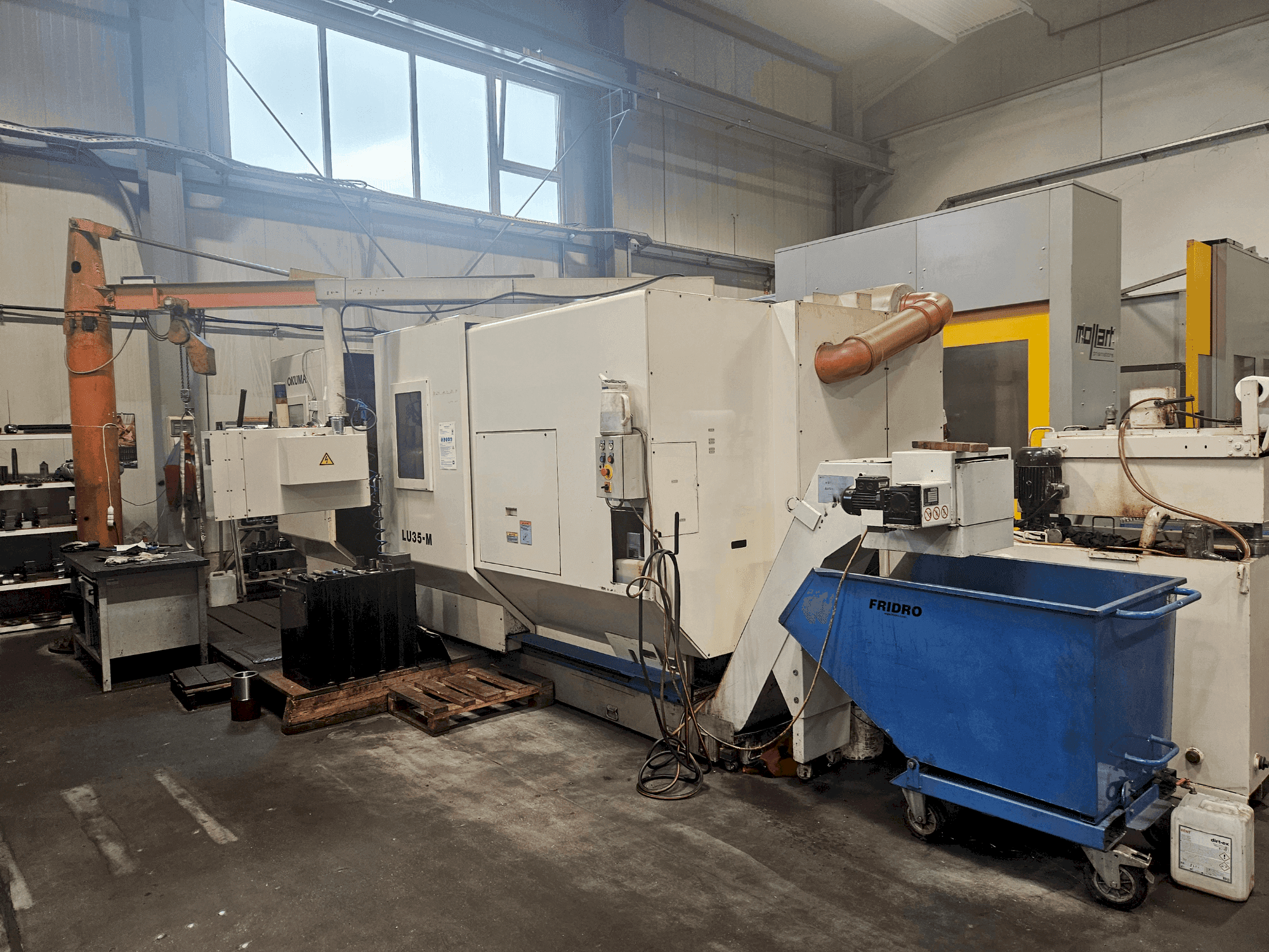 A Okuma LU 35-M gép elölnézete