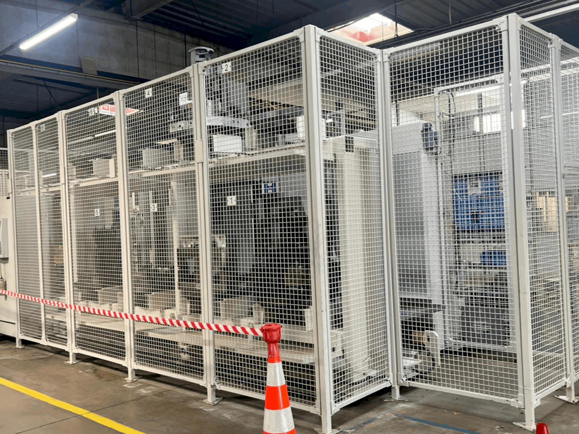 A HELLER MCH 250 gép elölnézete