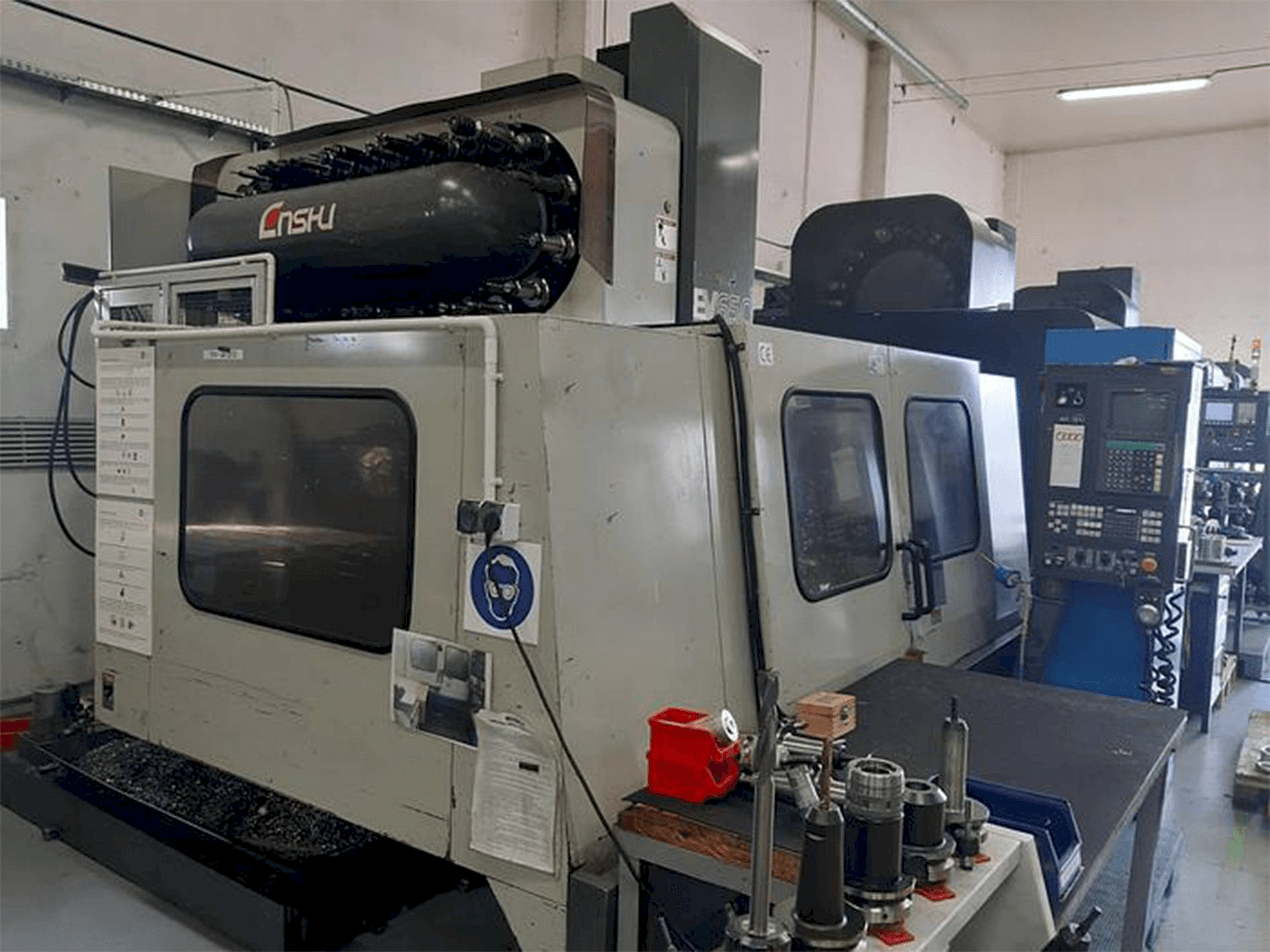 A Enshu EV 650 gép elölnézete