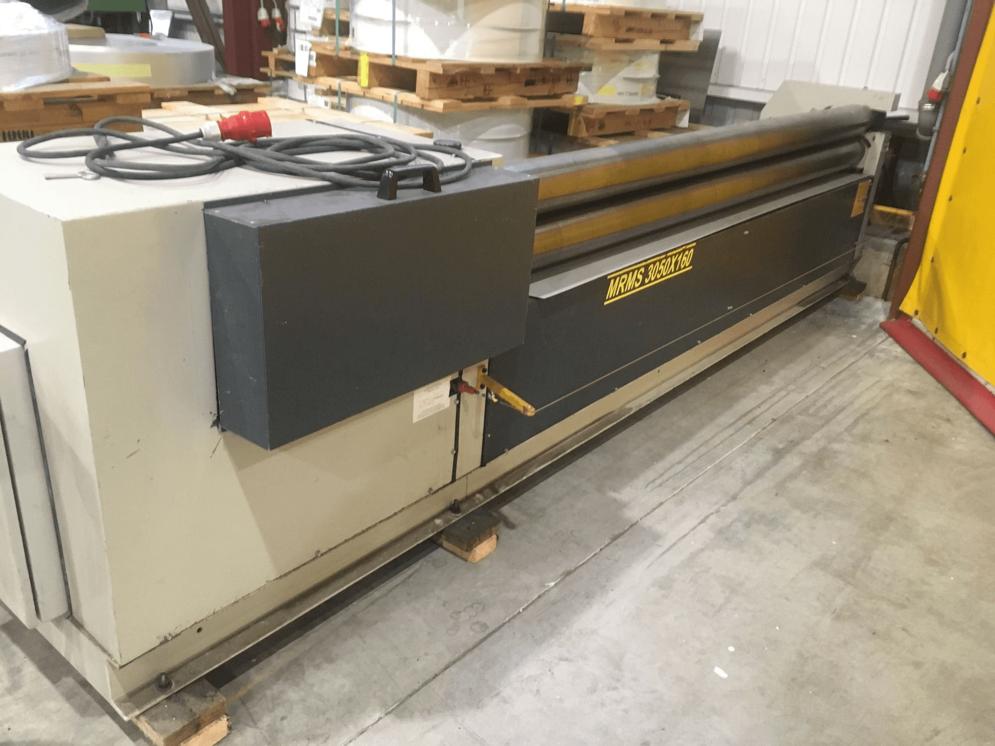 A Sahinler MRM-S 3050X160 gép elölnézete