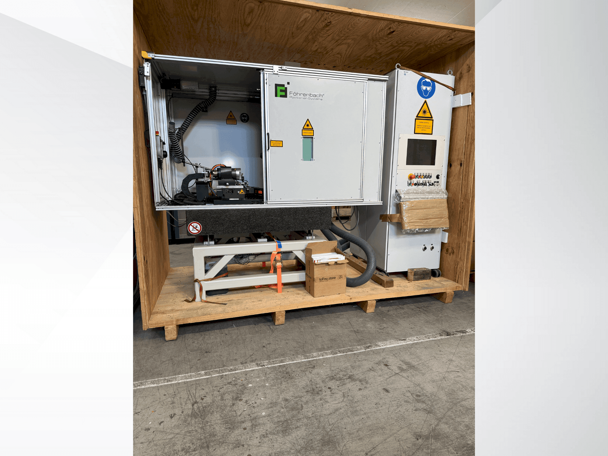 A LASAG KLS 246 CL60 gép oldalnézete