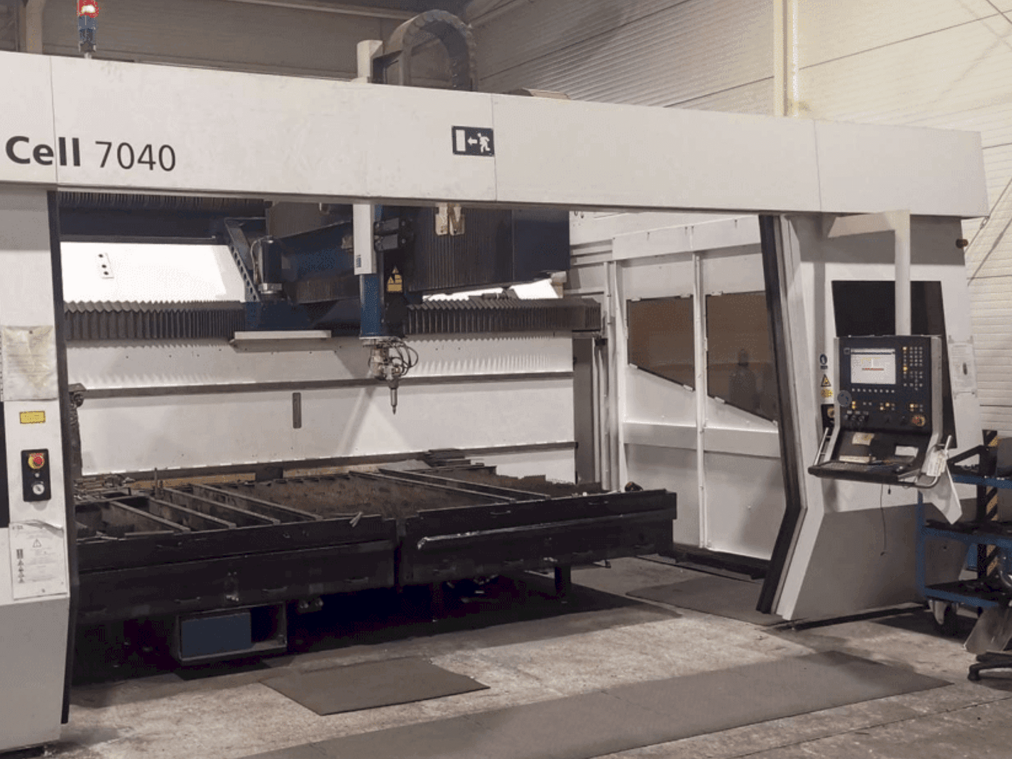 A TRUMPF TruLaser Cell 7040 gép elölnézete