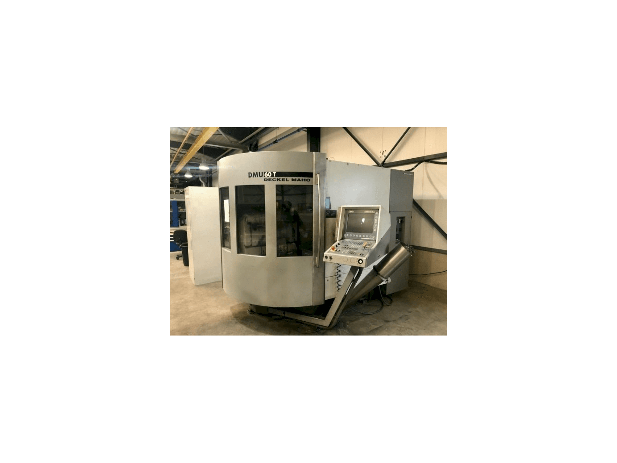 A DECKEL MAHO DMU 60T gép elölnézete