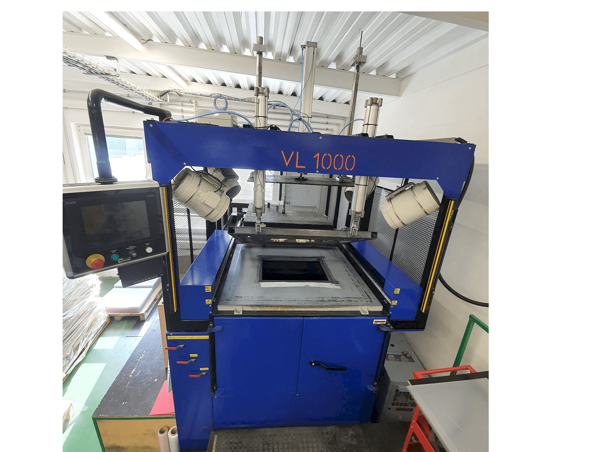 A Koplast VL 1000 gép elölnézete