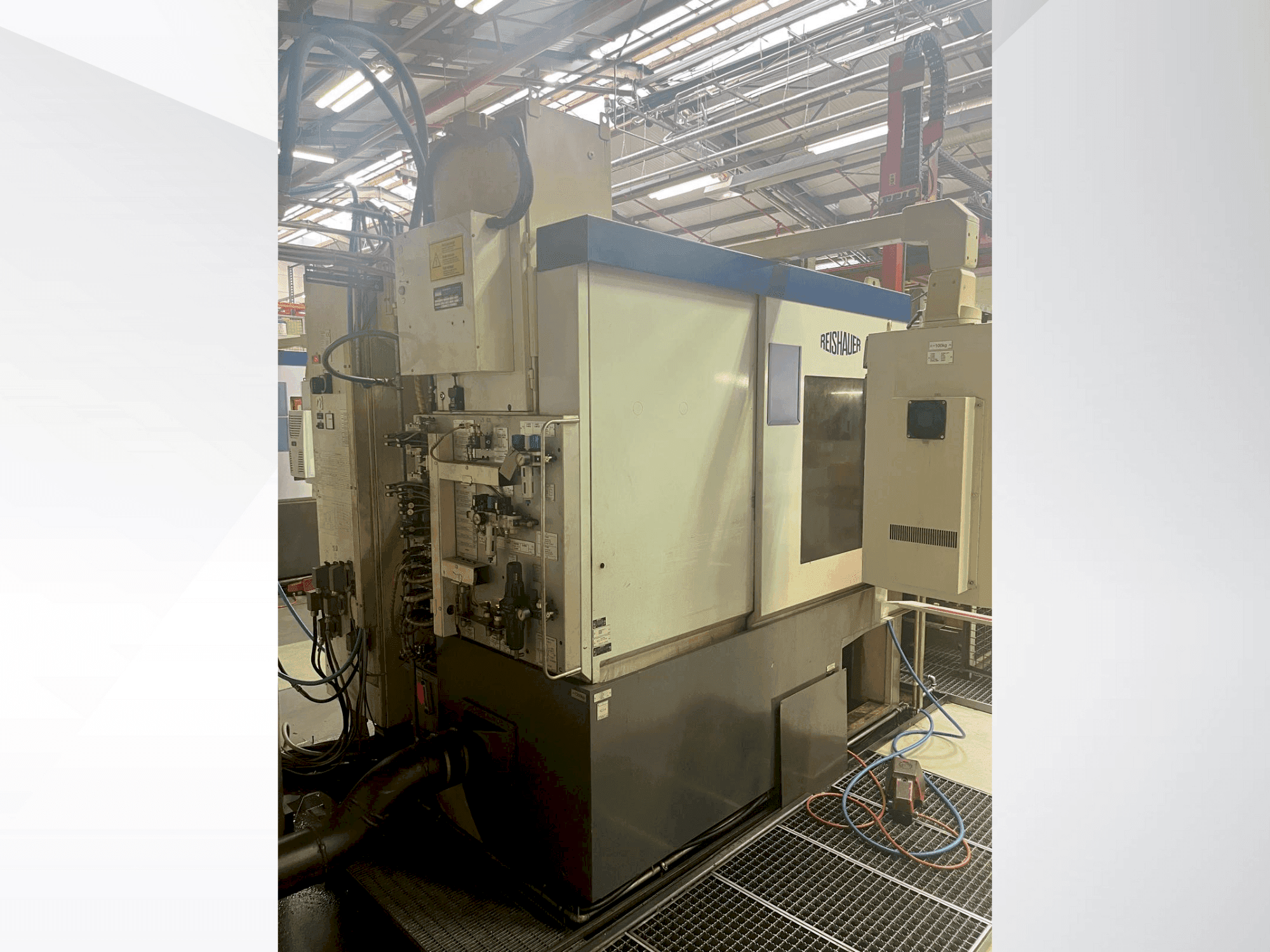 A Reishauer RZ 150 gép elölnézete