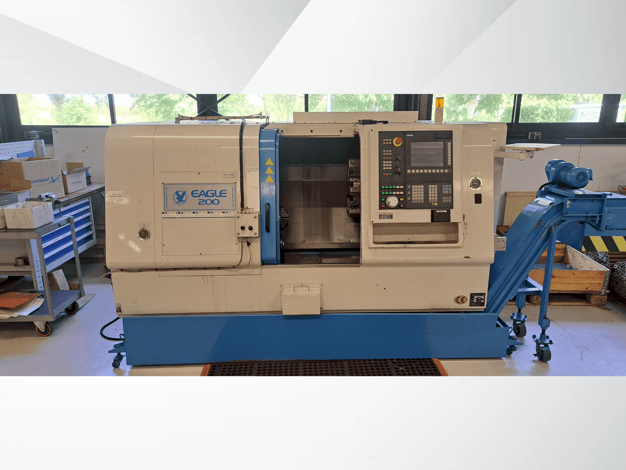 A Dugard Eagle FCL-200HT gép elölnézete