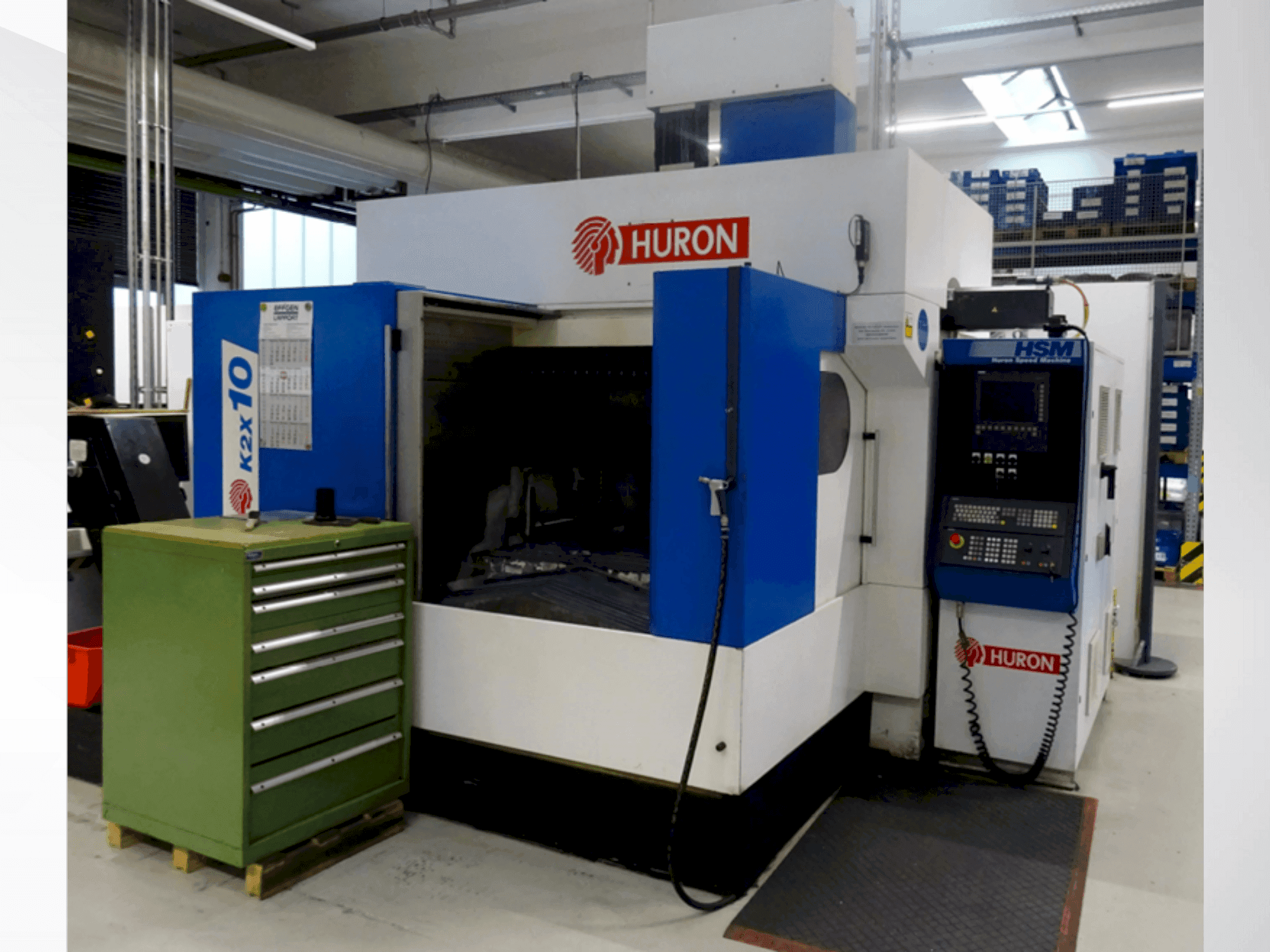 A Huron K2X 10 gép elölnézete