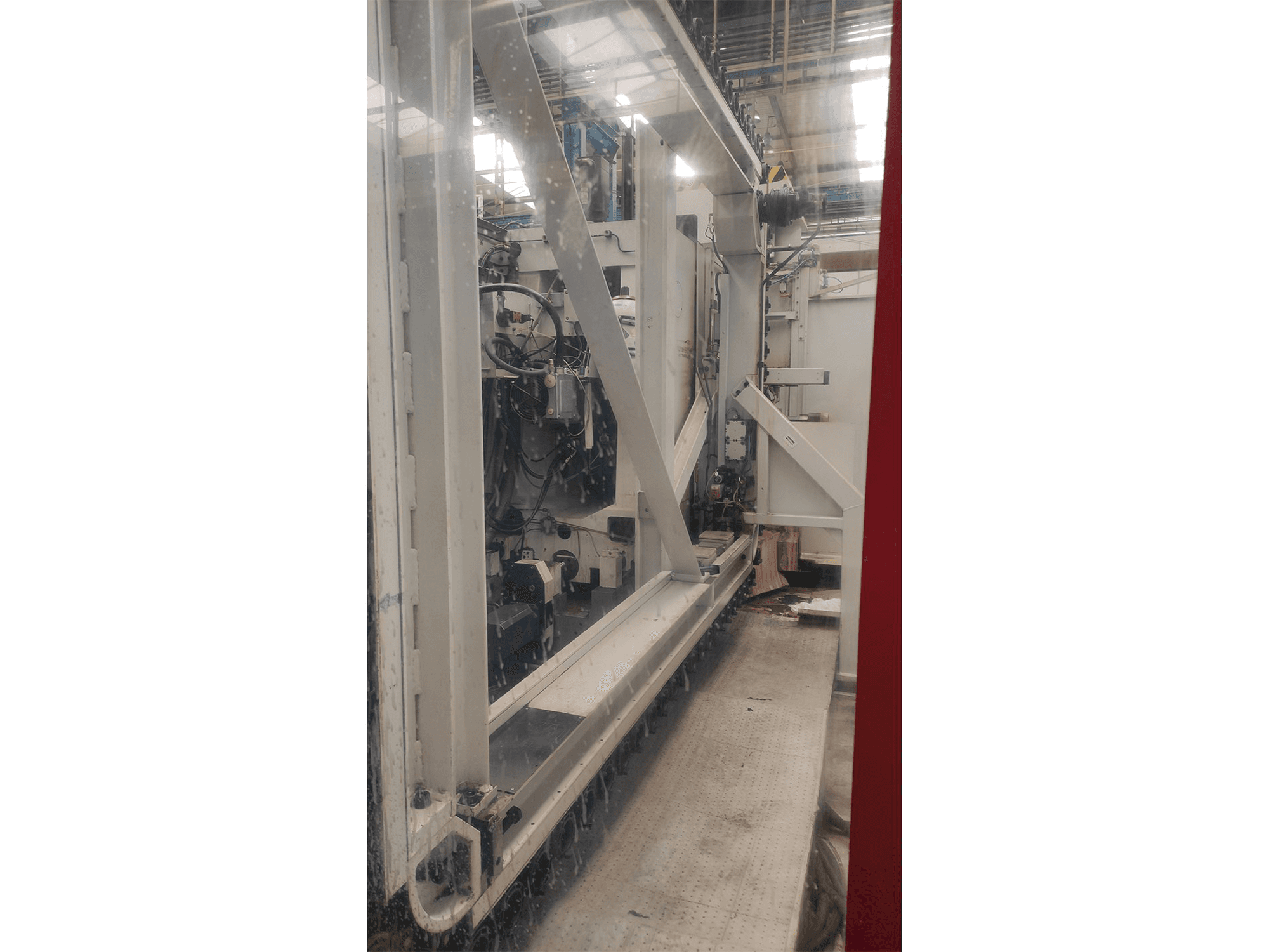 A Starrag Heckert CWK 500 gép elölnézete