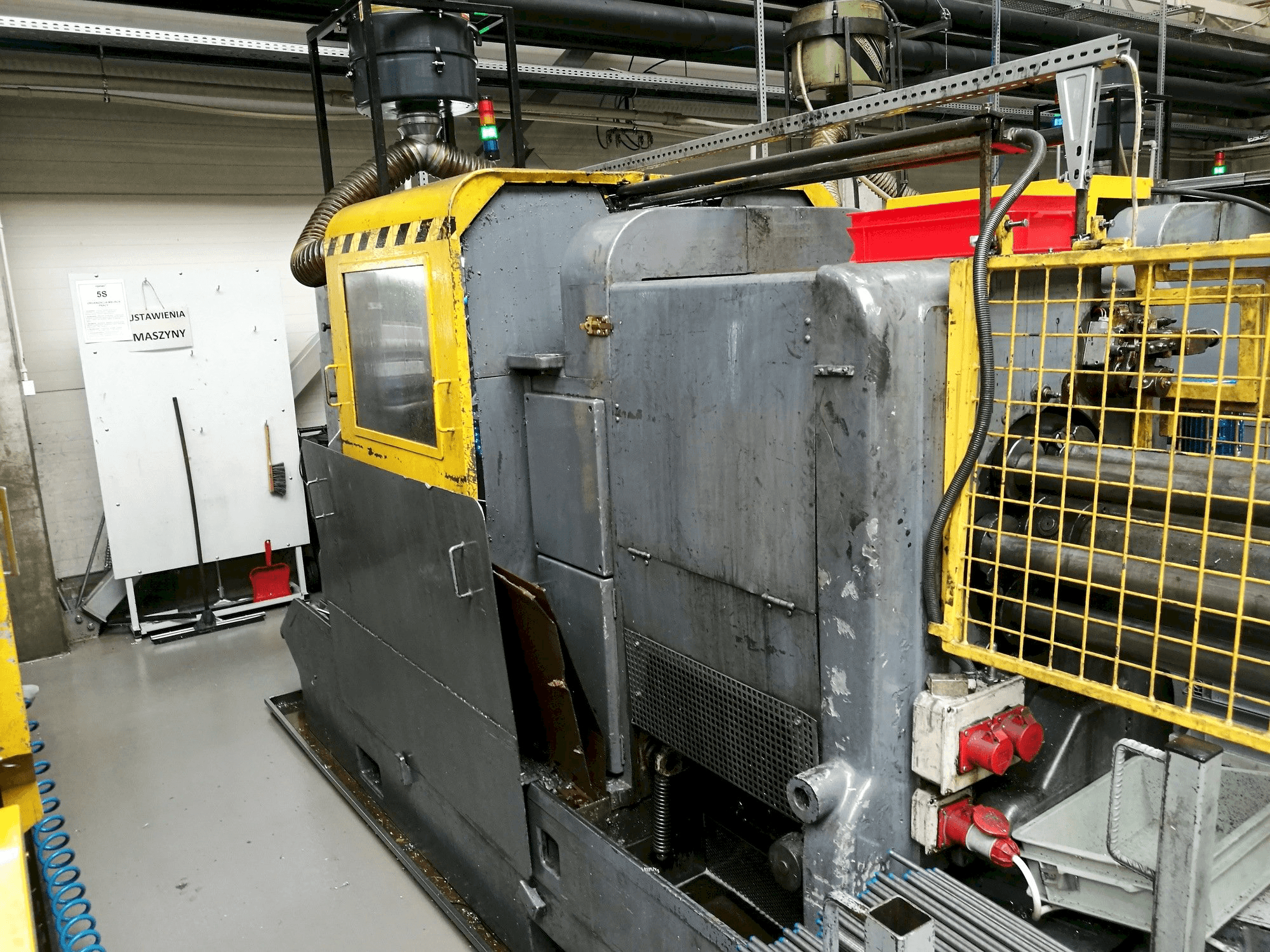 A Wickman 1 3/8"-6 gép elölnézete