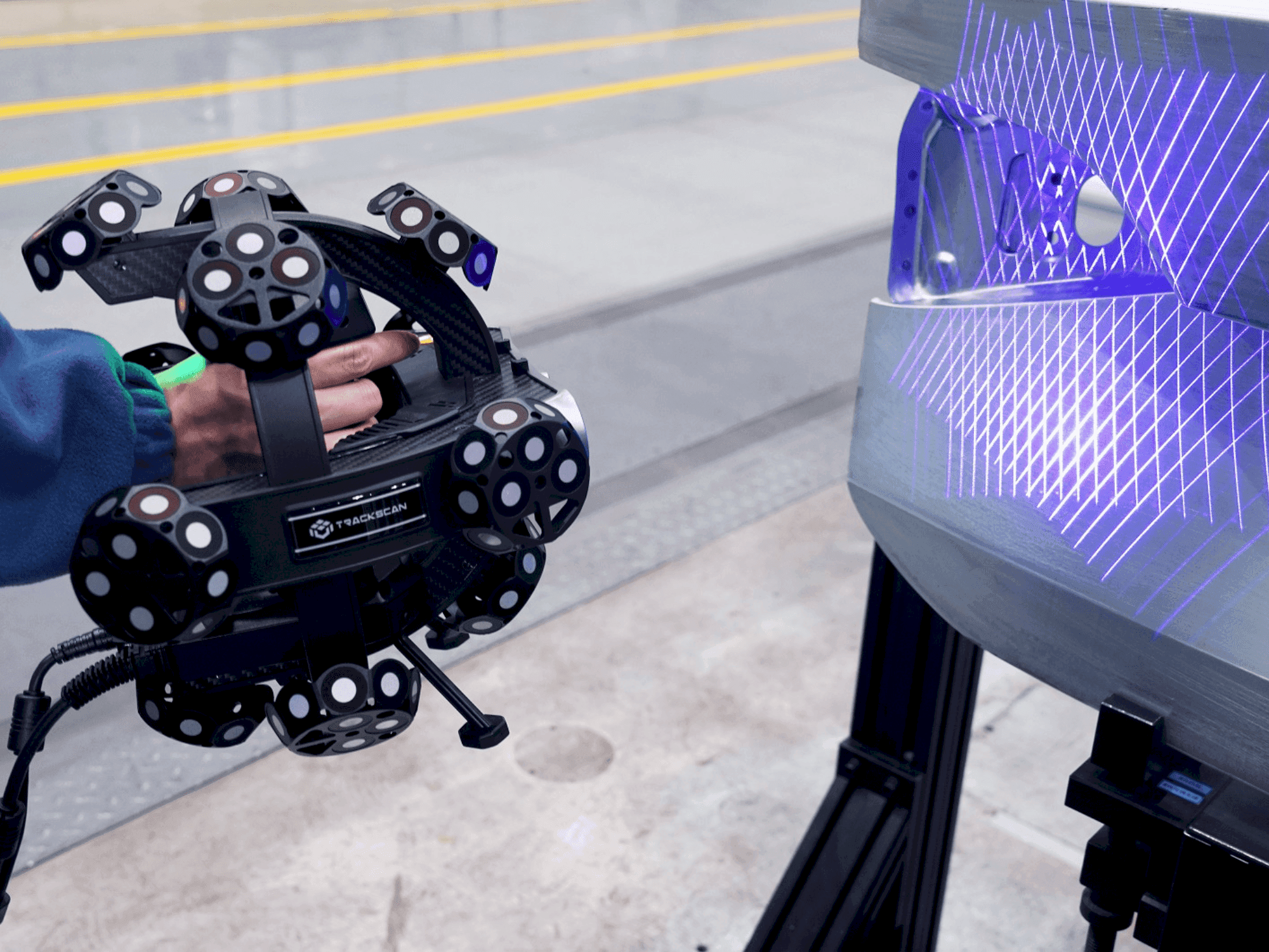 A TRACKSCAN Sharp49 gép elölnézete