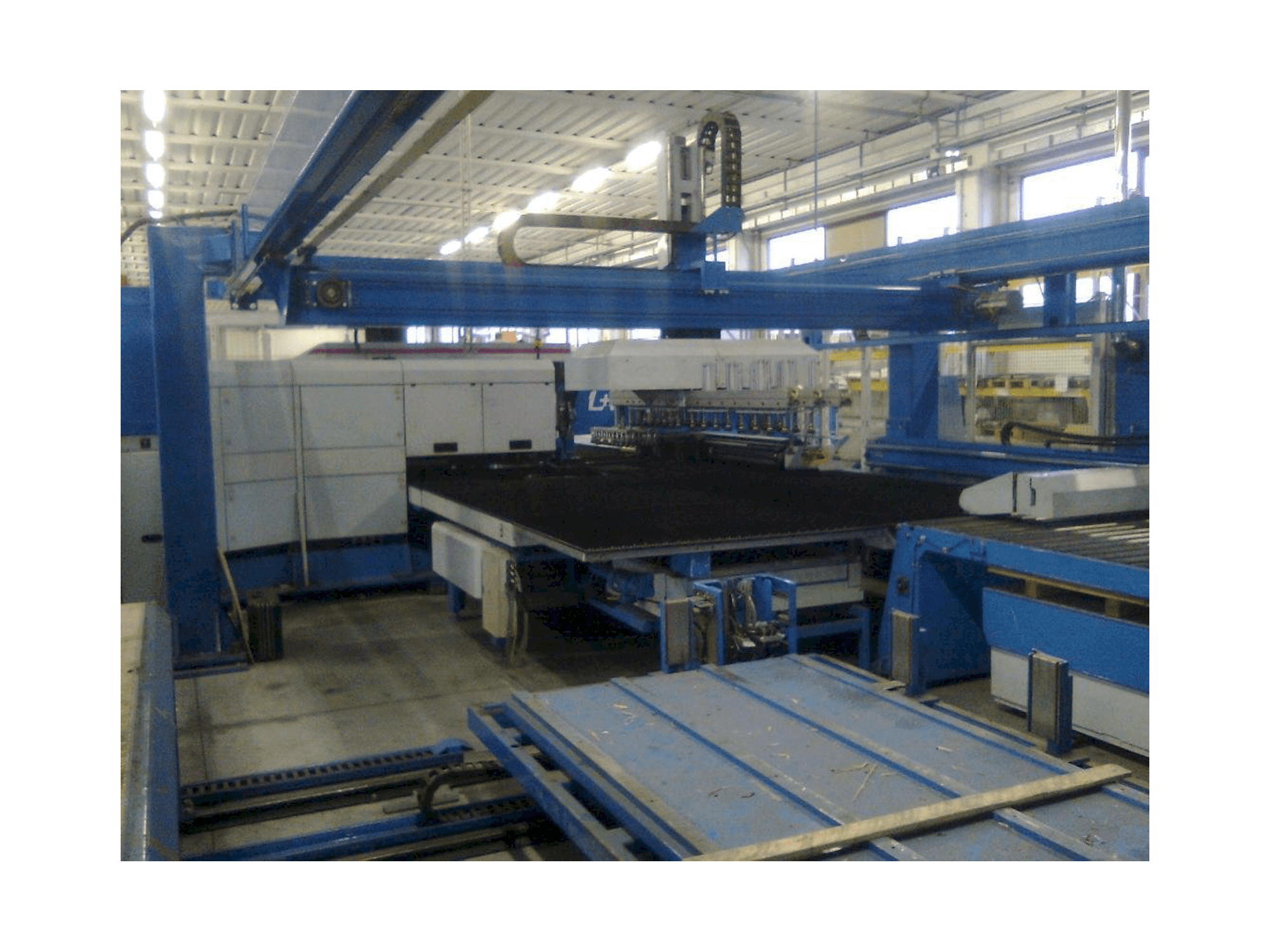 A Finn-Power LP6 gép elölnézete