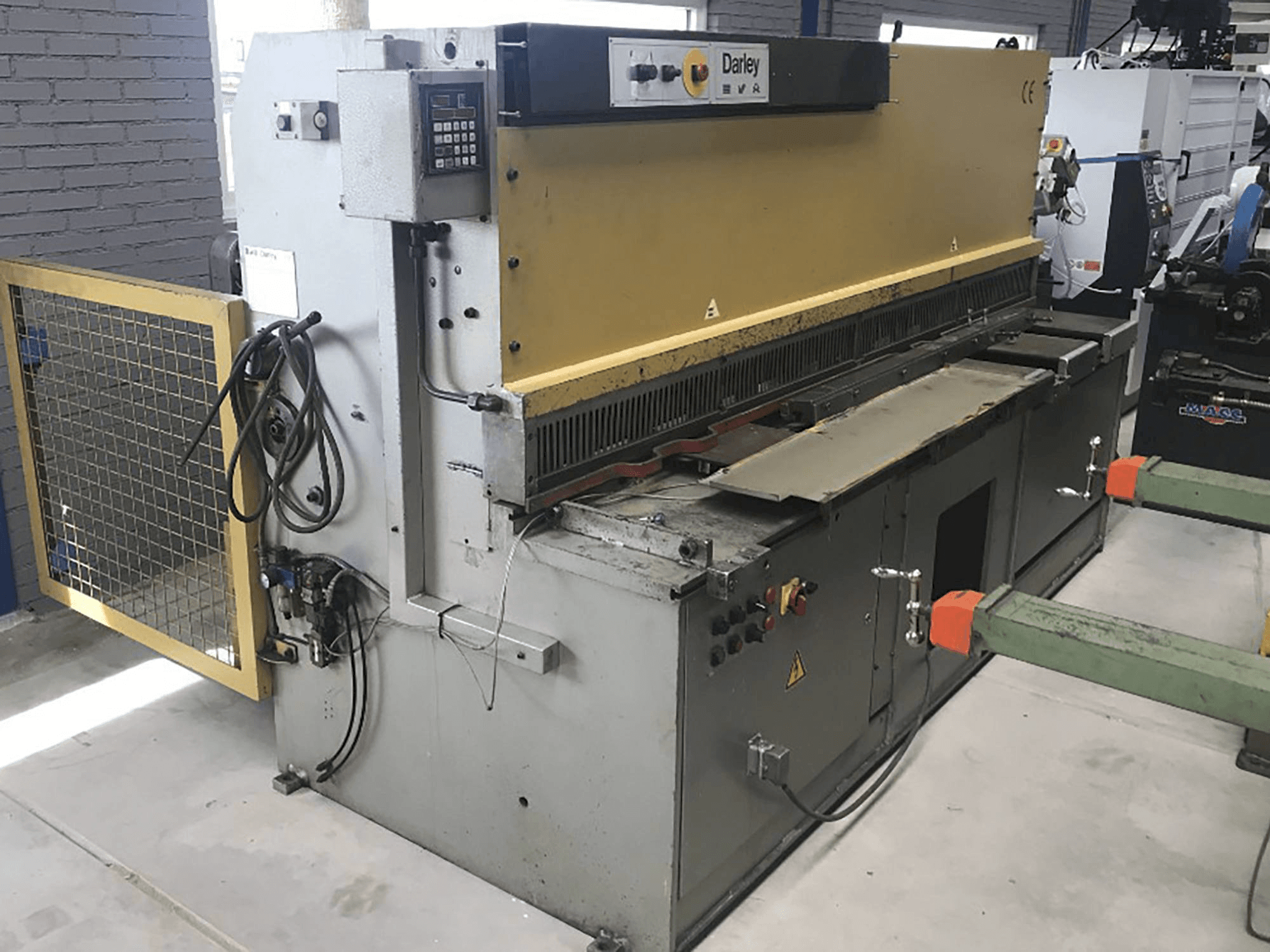 A Darley S 2500 x 4 gép elölnézete