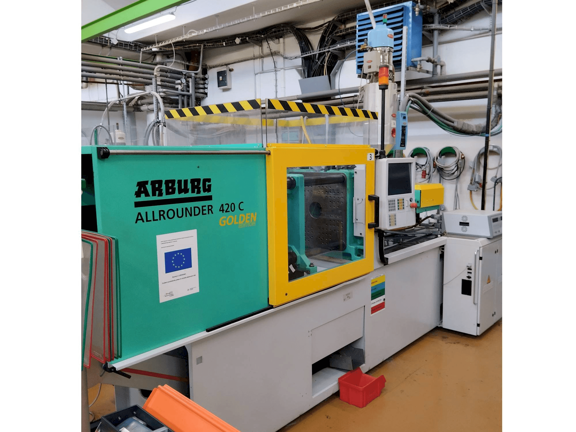 A Arburg 420C 1000-290 gép elölnézete