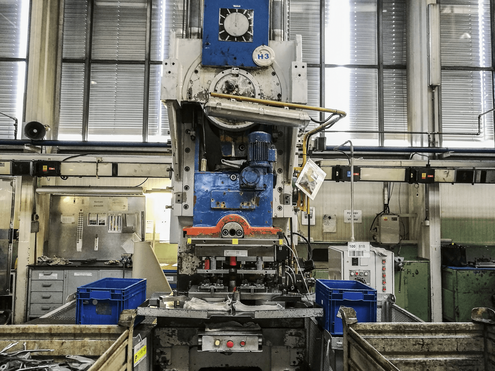 A ZTS LEK-160 gép elölnézete