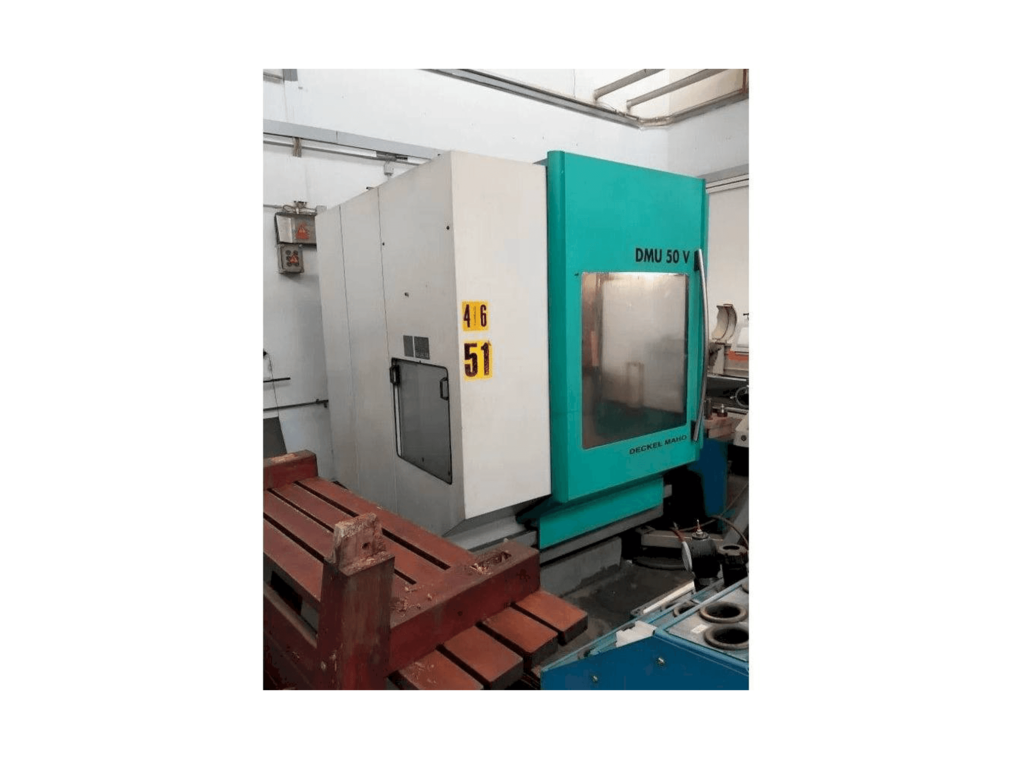 A DECKEL MAHO DMU 50 V gép oldalnézete