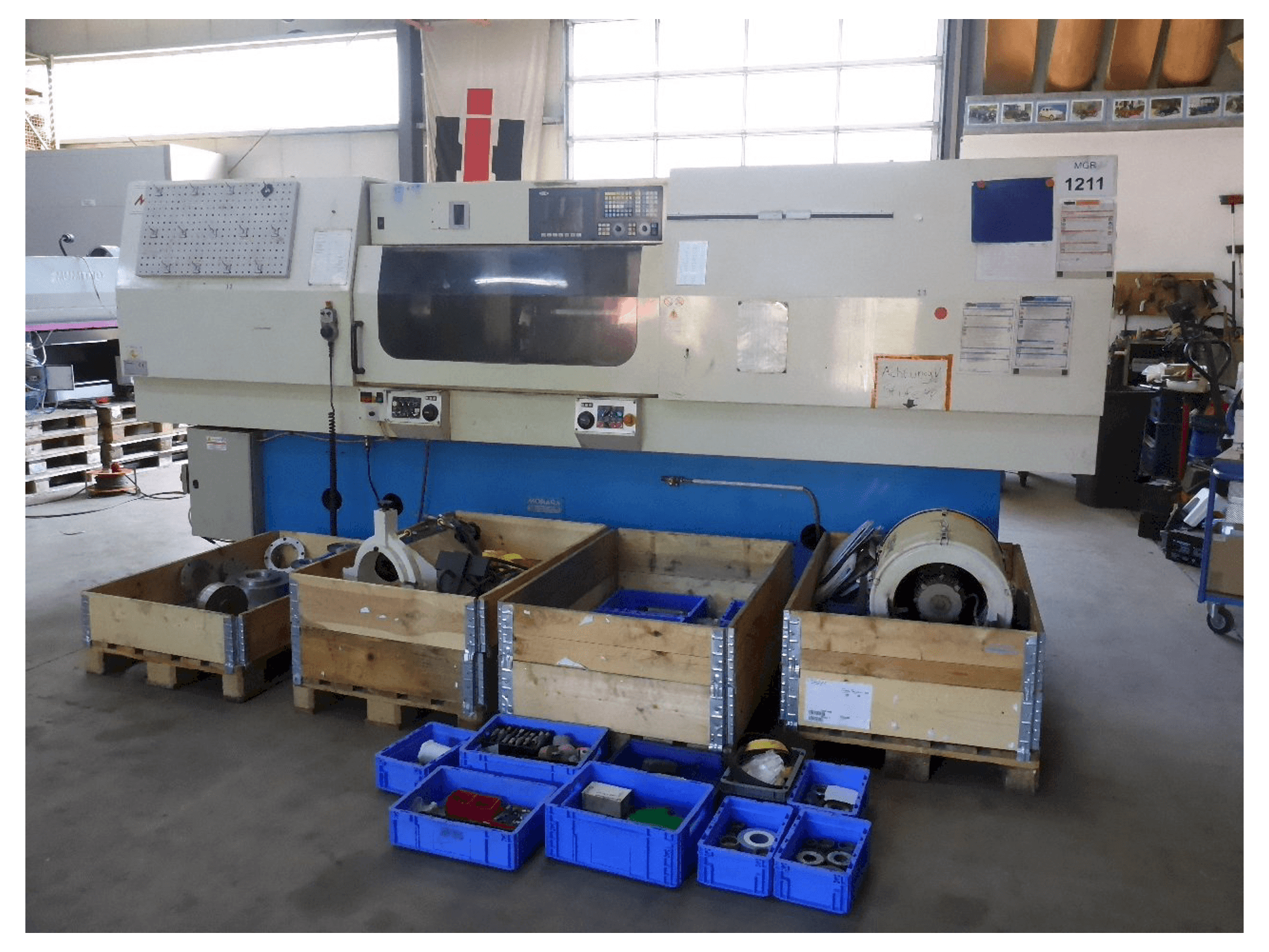 A MORARA Heavy Quick I/E 1000 CNC gép elölnézete