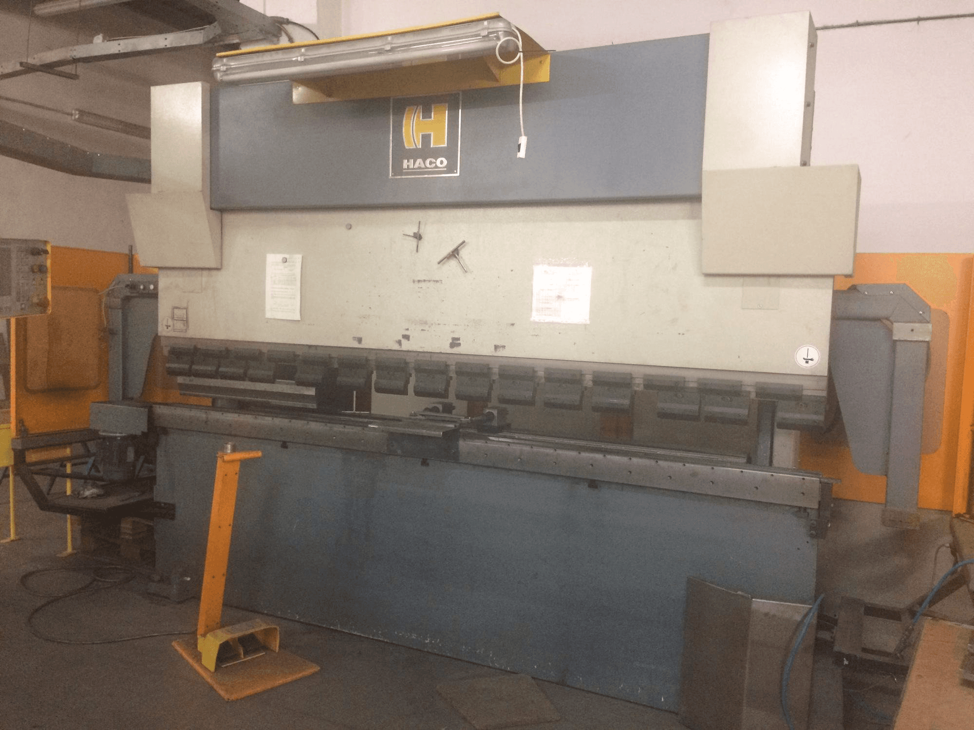 A HACO EMR 30150 gép elölnézete