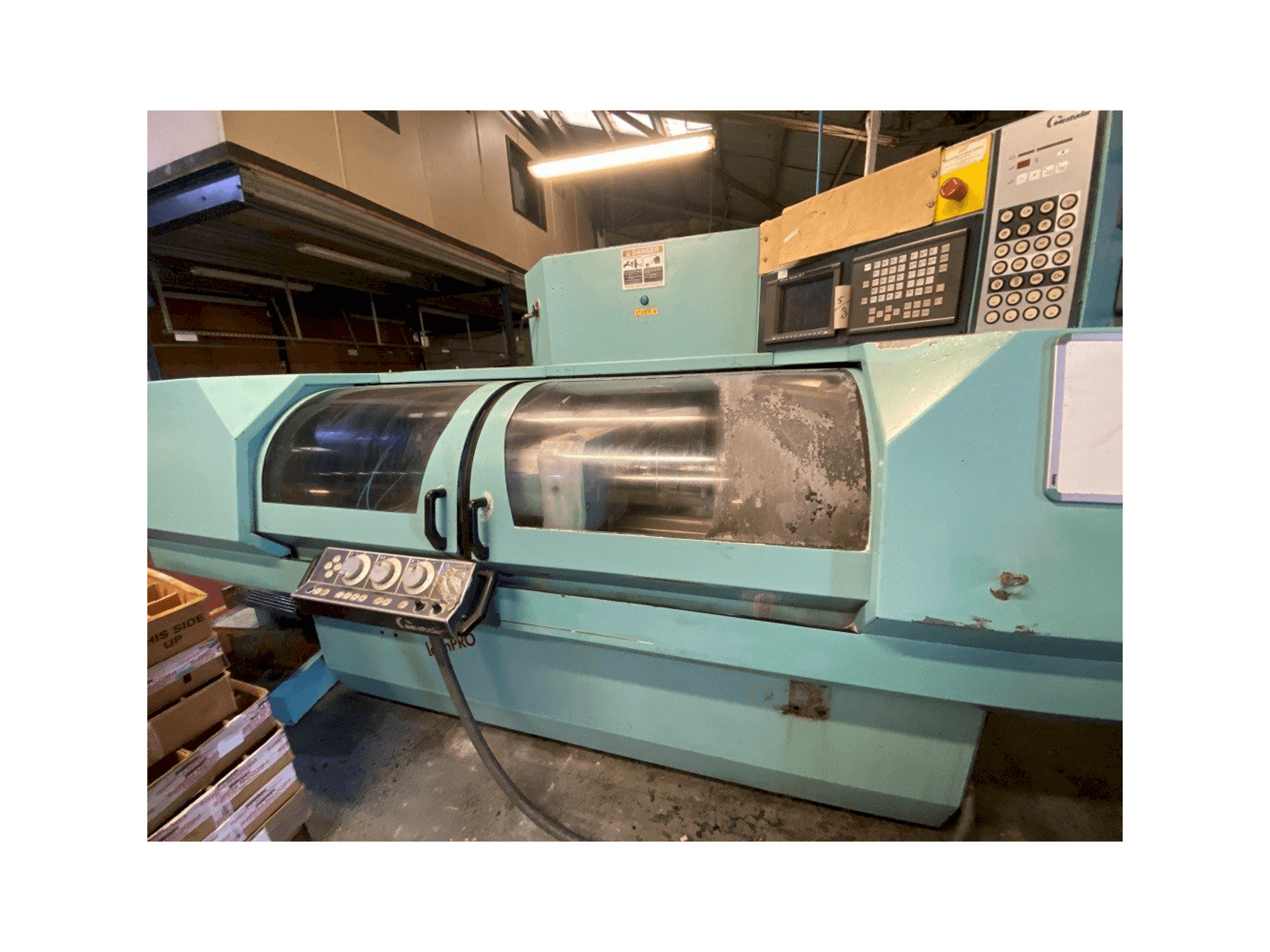 A STUDER S30 lean Pro gép elölnézete