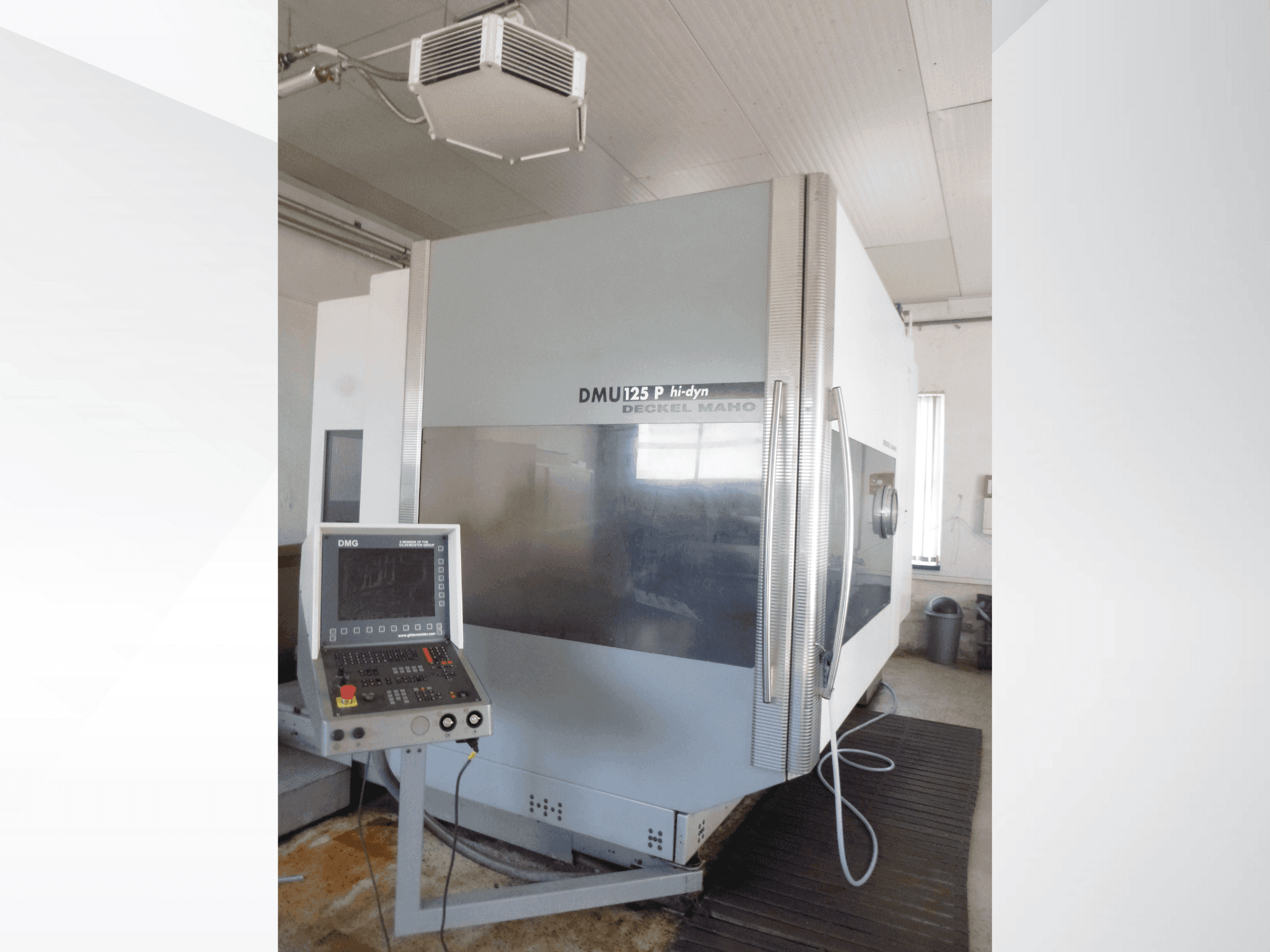 A DECKEL MAHO DMU 125 P hi-dyn gép elölnézete