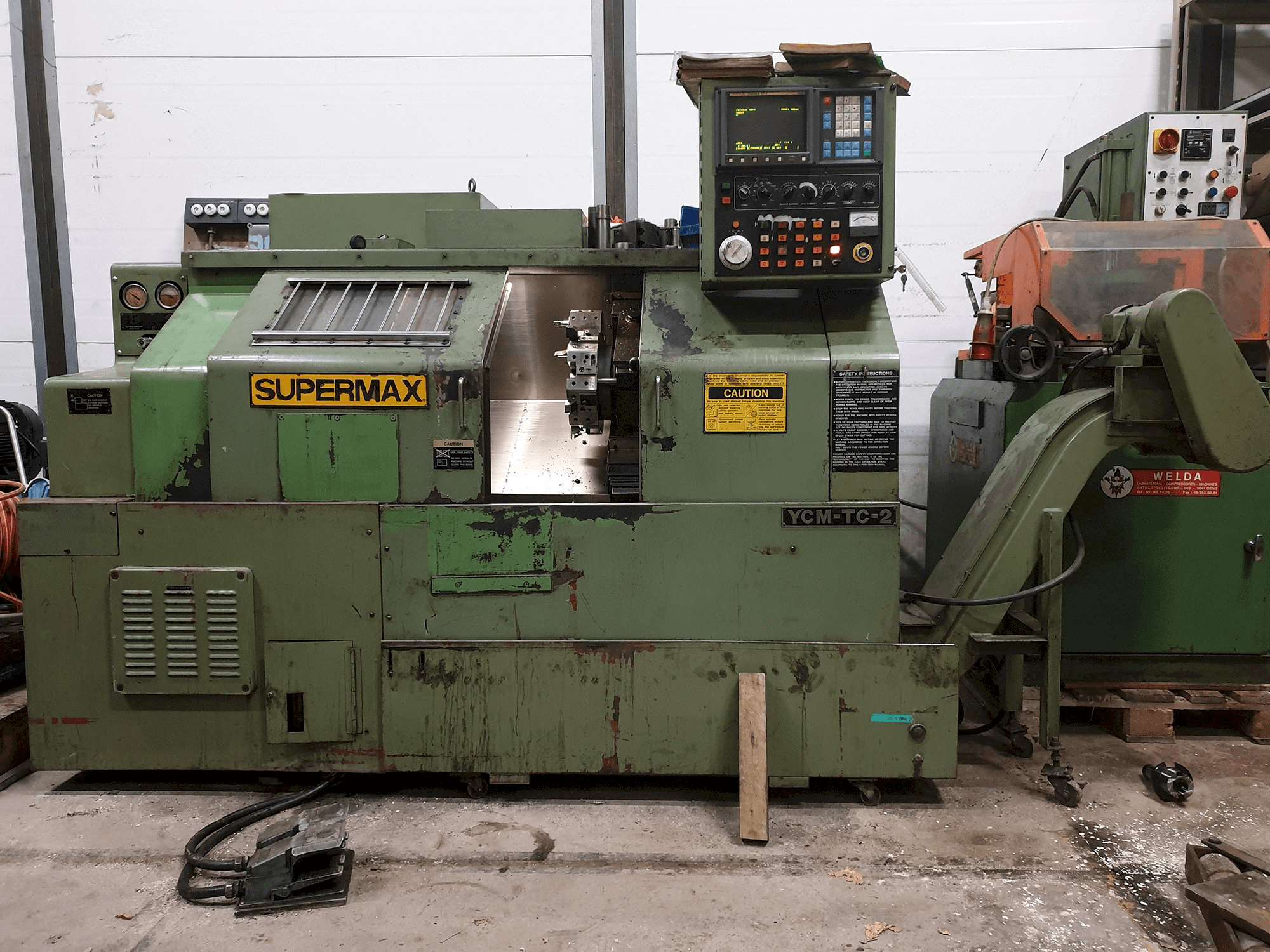 A SUPERMAX YCM-TC-2 gép elölnézete