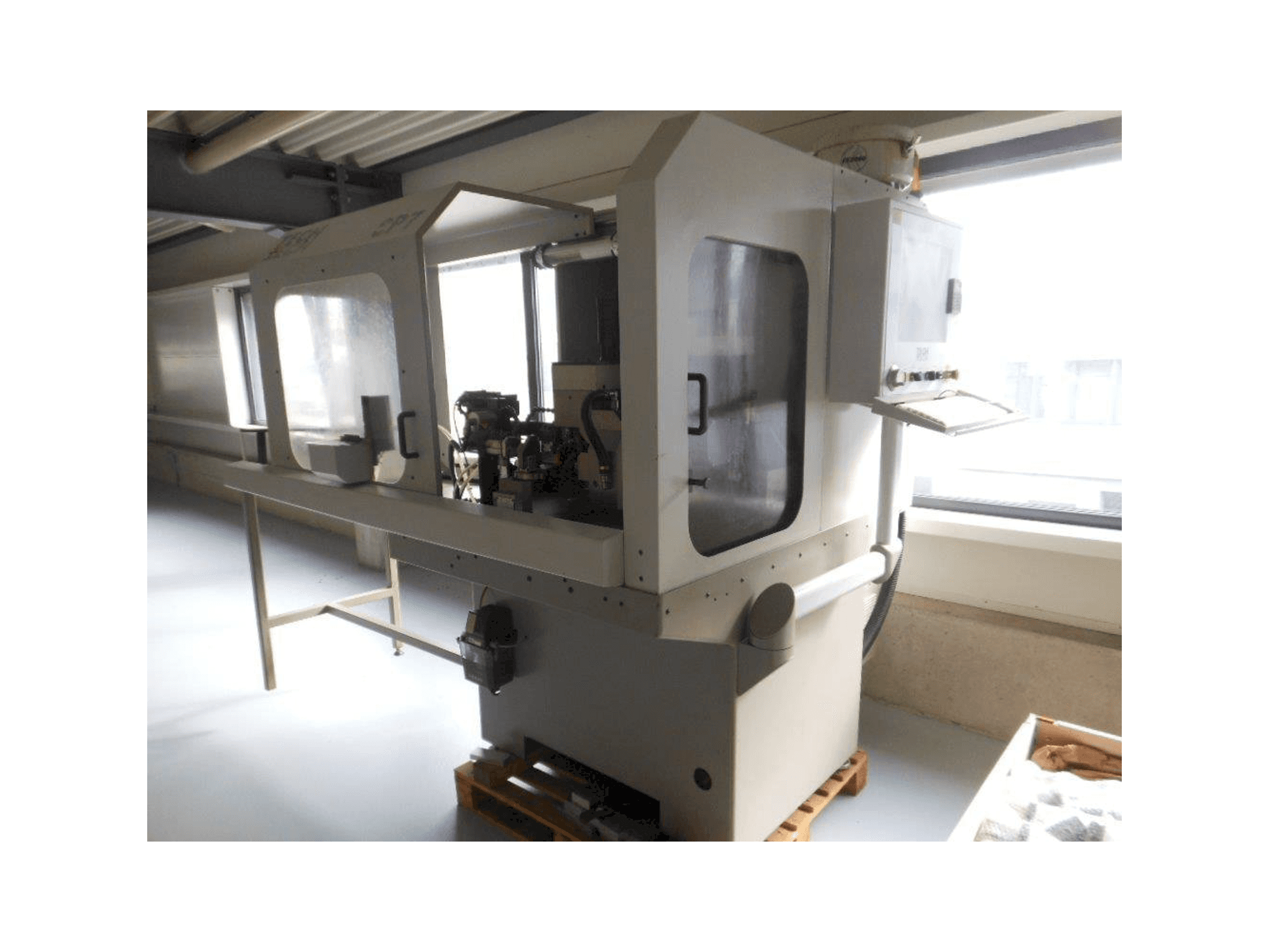 A STARTECH SP7 gép elölnézete
