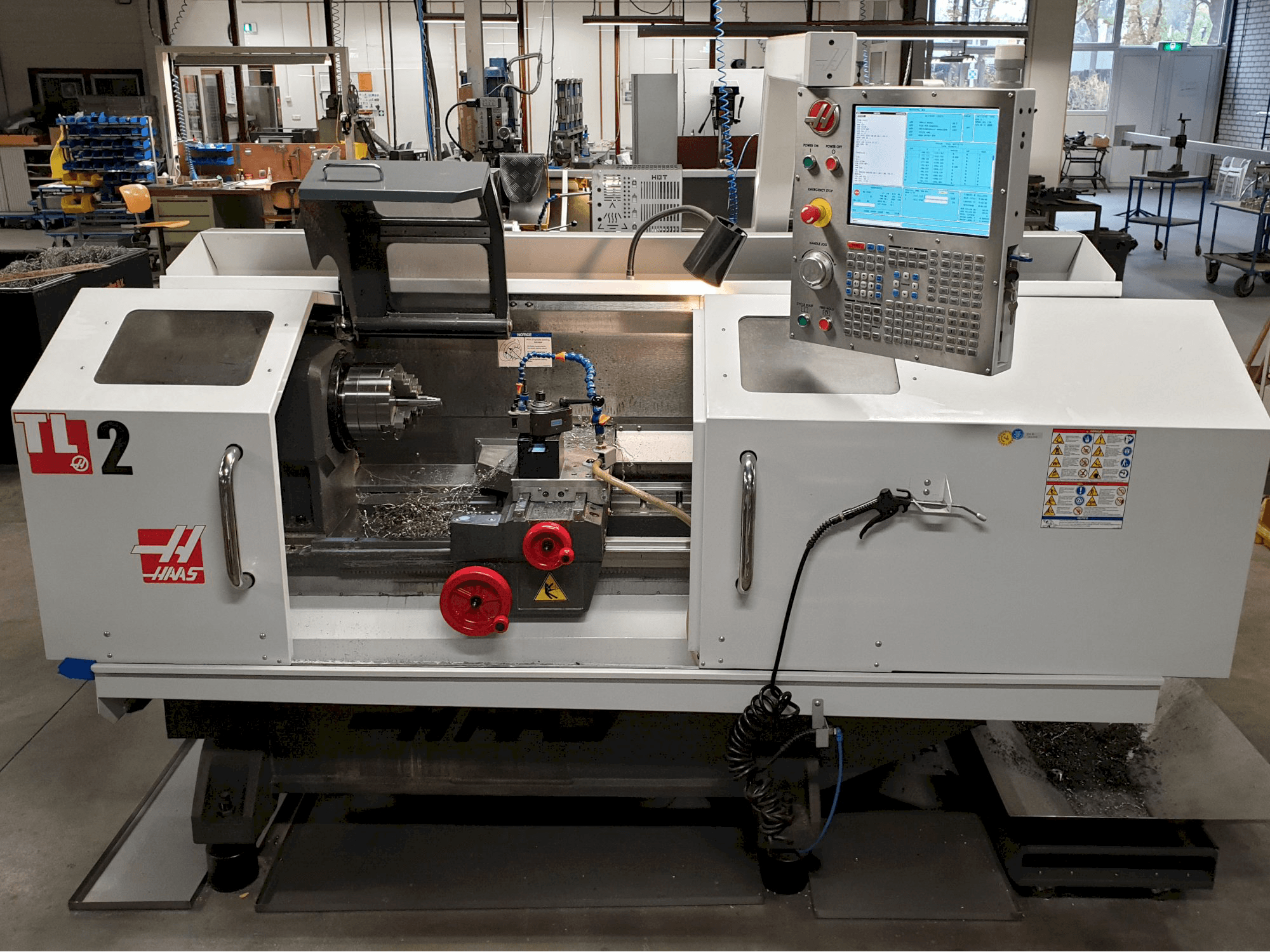 A HAAS TL-2 gép elölnézete
