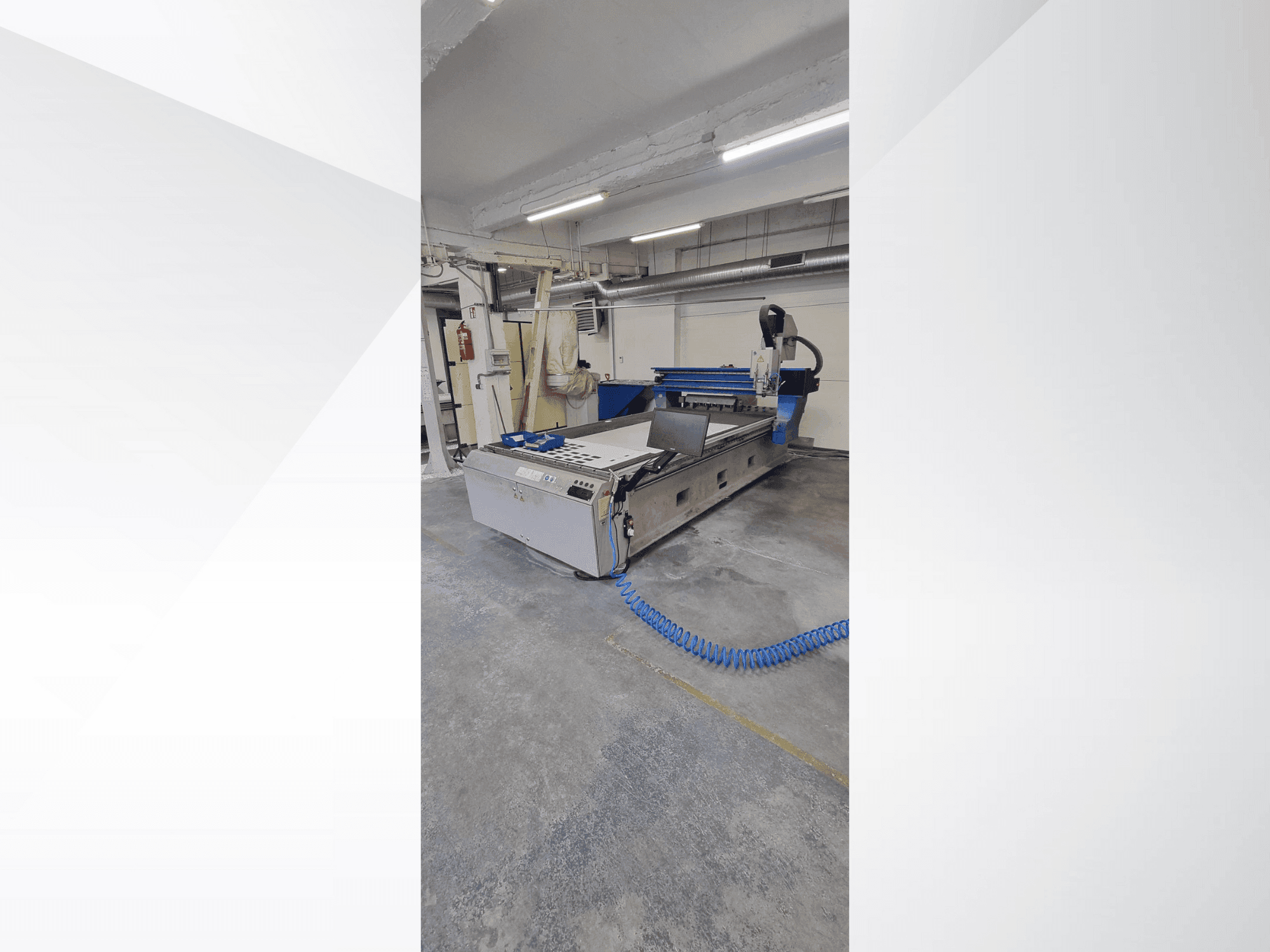 A MECANUMERIC Mecapro 3015 gép elölnézete