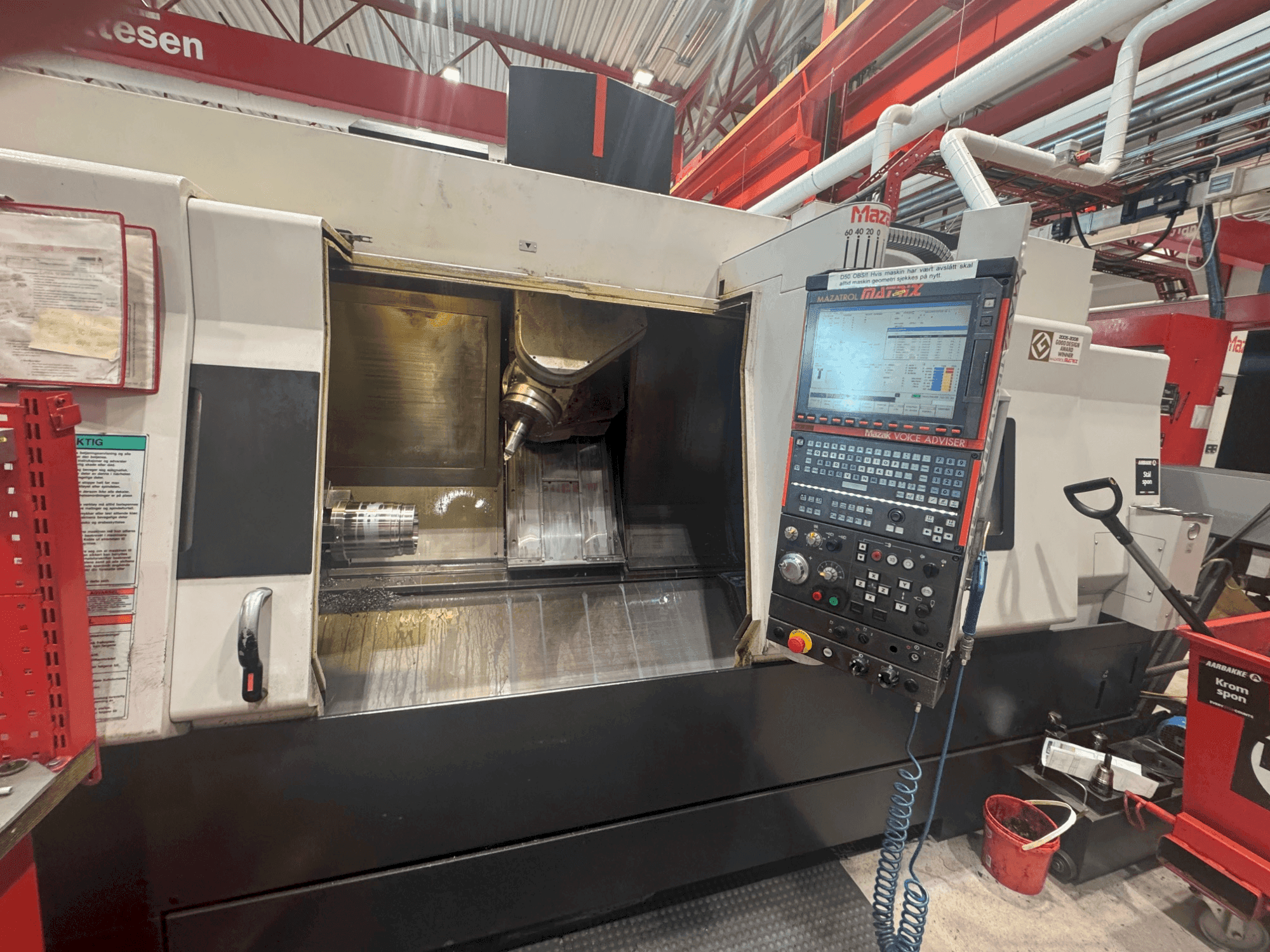 A Mazak Integrex 400 IV gép elölnézete