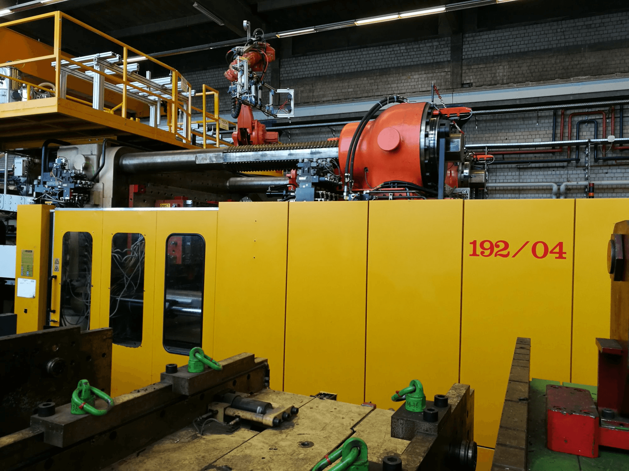 A Husky EW 2000 RS 140/130 gép elölnézete