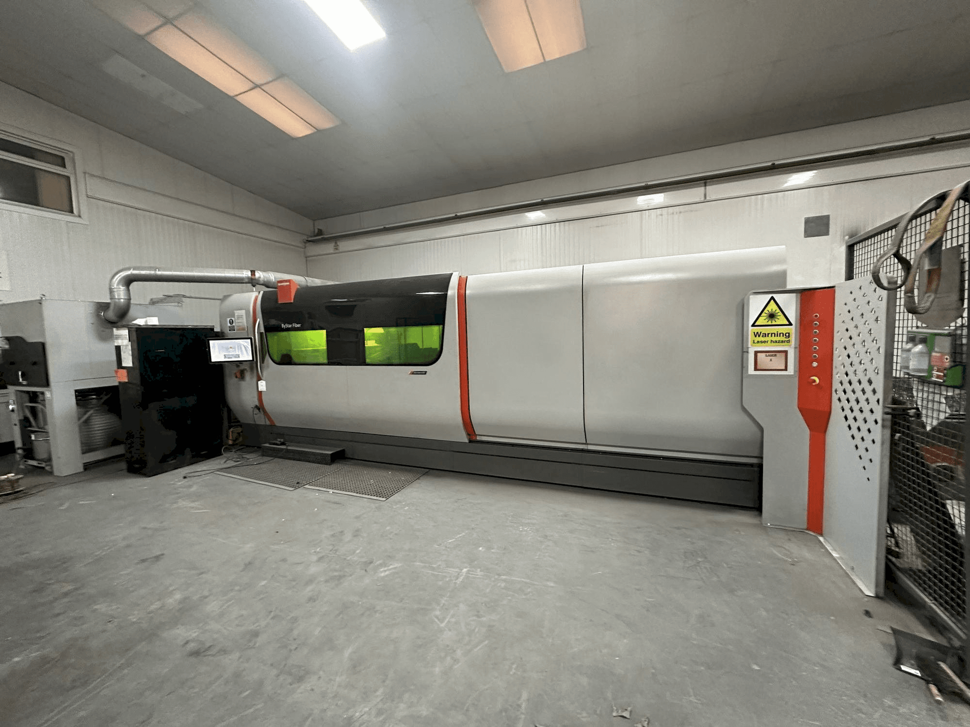 A Bystronic Bystar 4020 6KW Fibre with ByTrans gép elölnézete