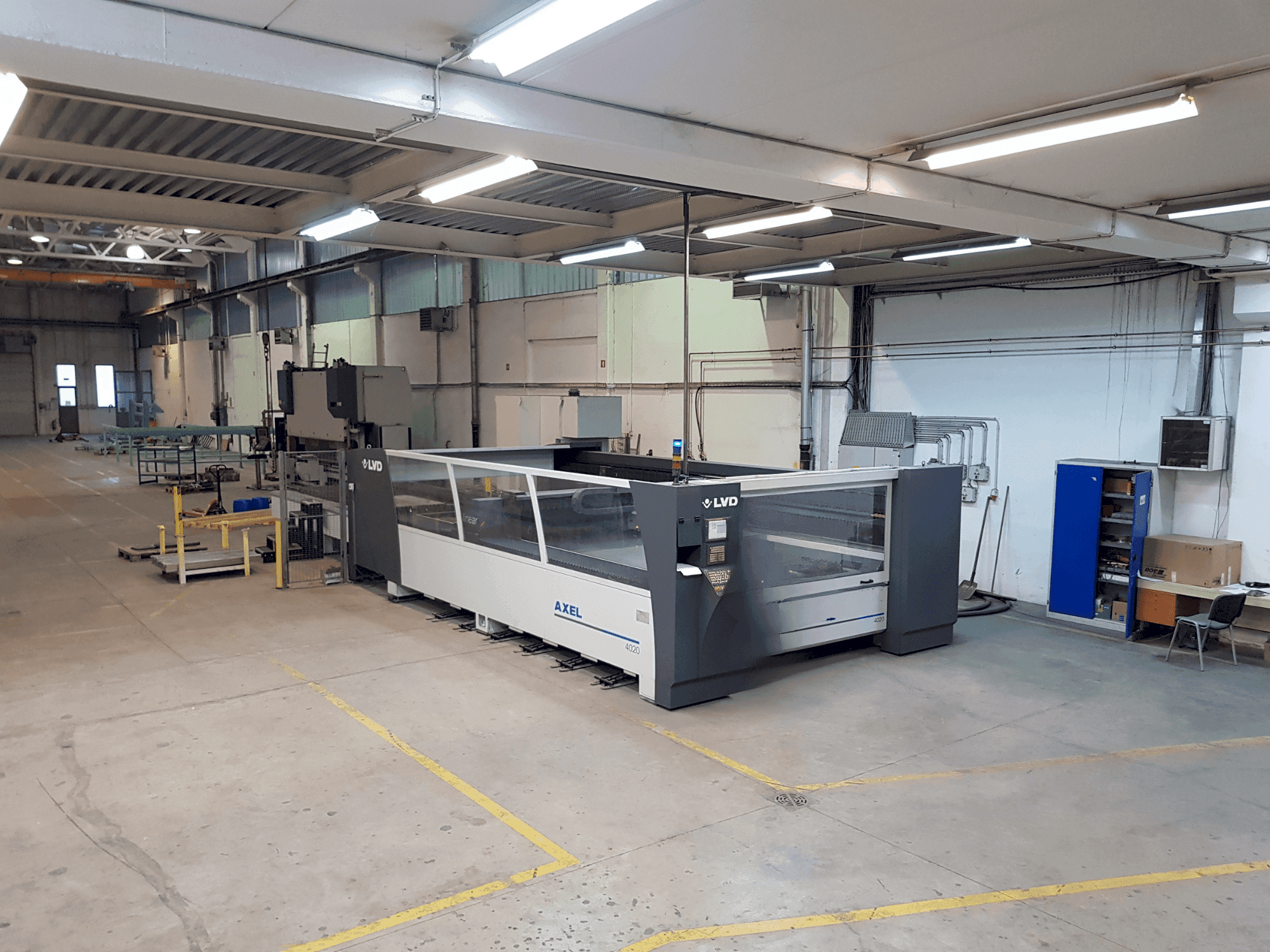 A LVD Axel 4020 gép elölnézete