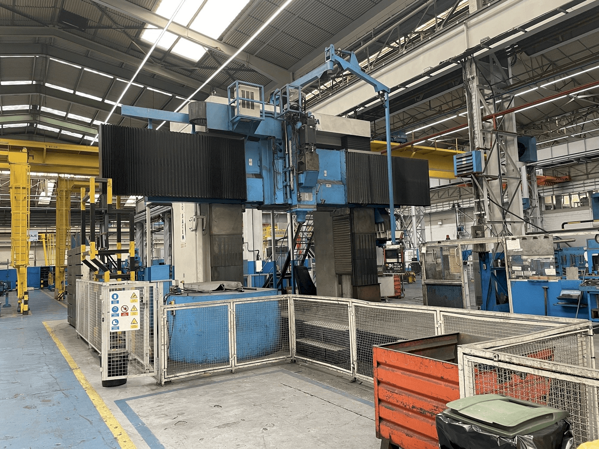 A AMCO-SACEM ACEM FPF1-3300 gép elölnézete