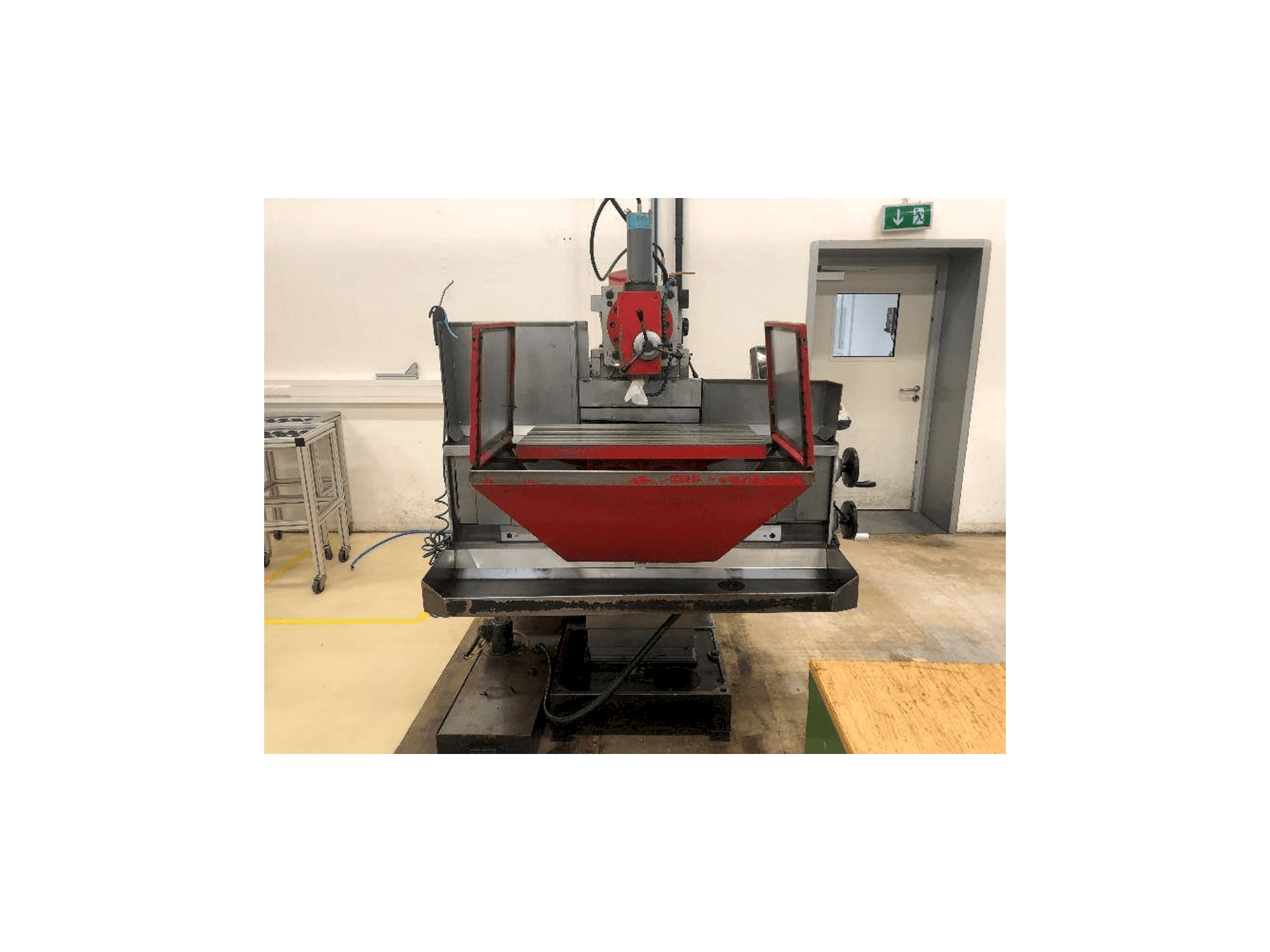 A EMCO FB5 gép elölnézete