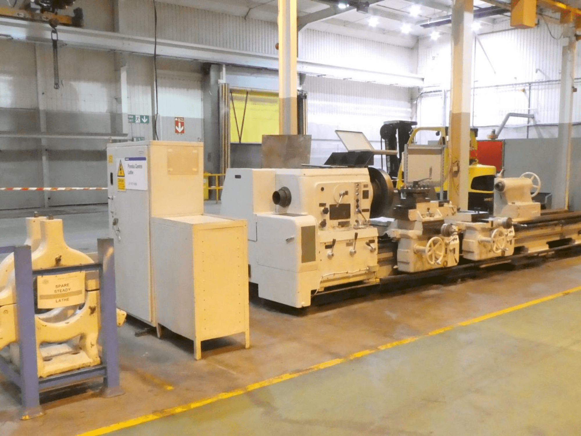 A Poreba TR100B X 4M gép elölnézete