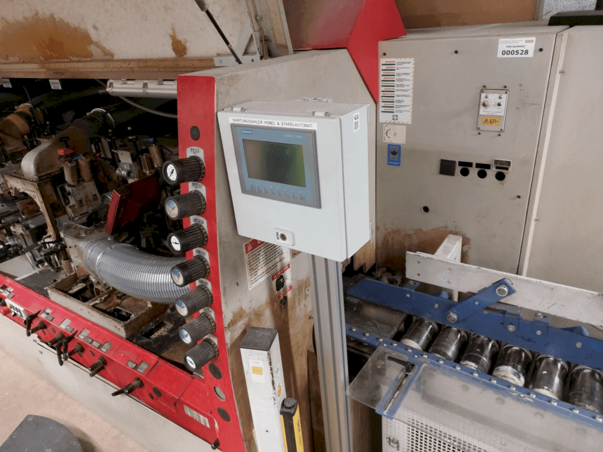 A GABIANNI T-Module 80/1600 gép elölnézete