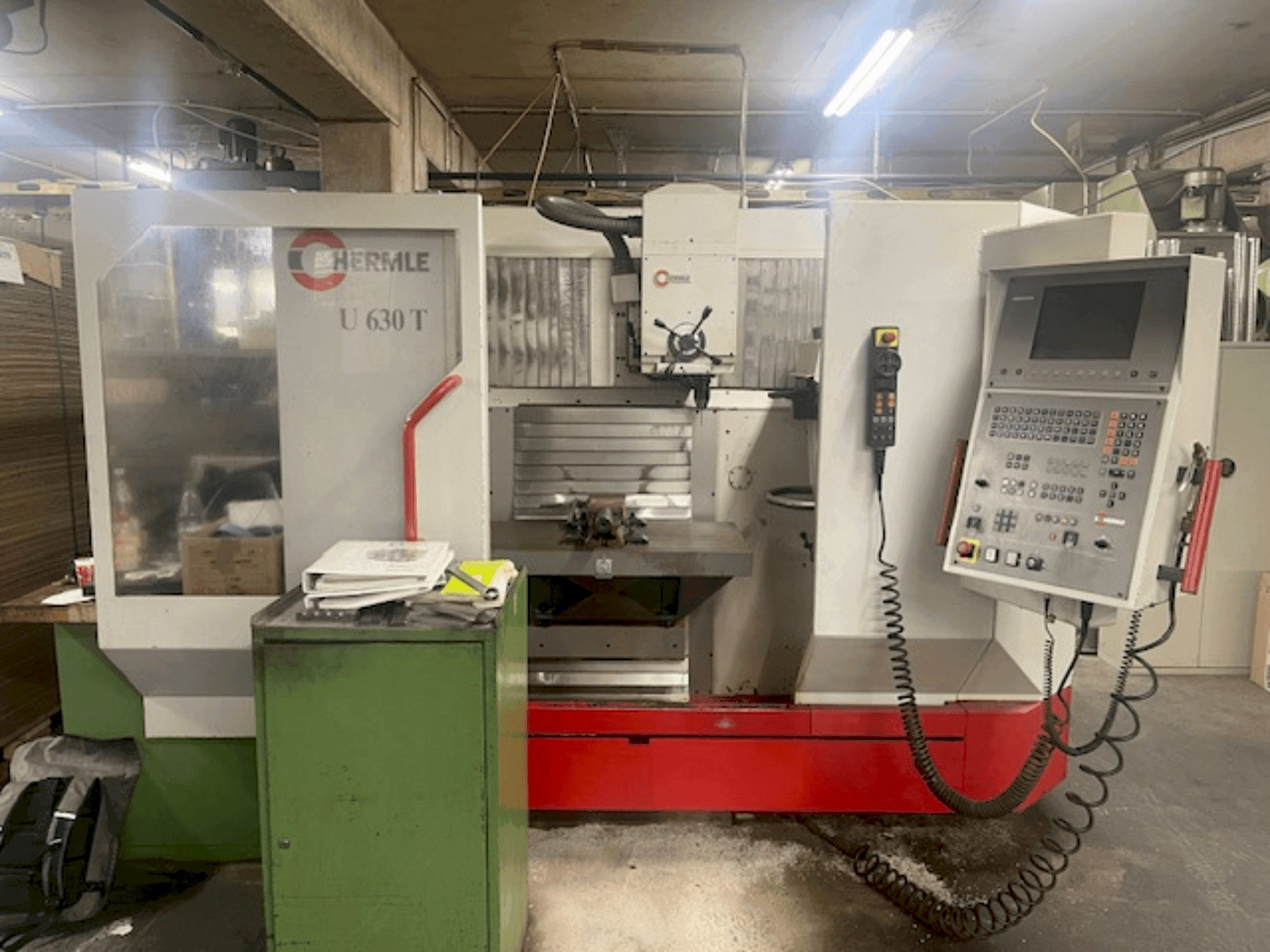 A HERMLE U 630 T gép elölnézete