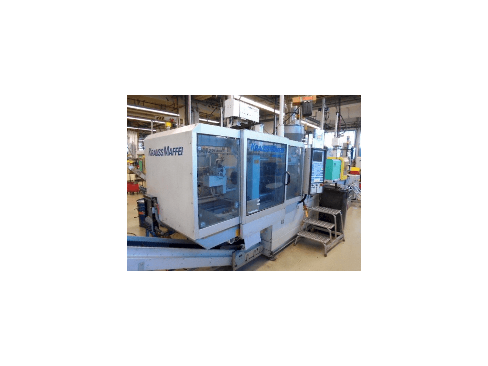 A Krauss Maffei KM 65-390-C2 gép oldalnézete