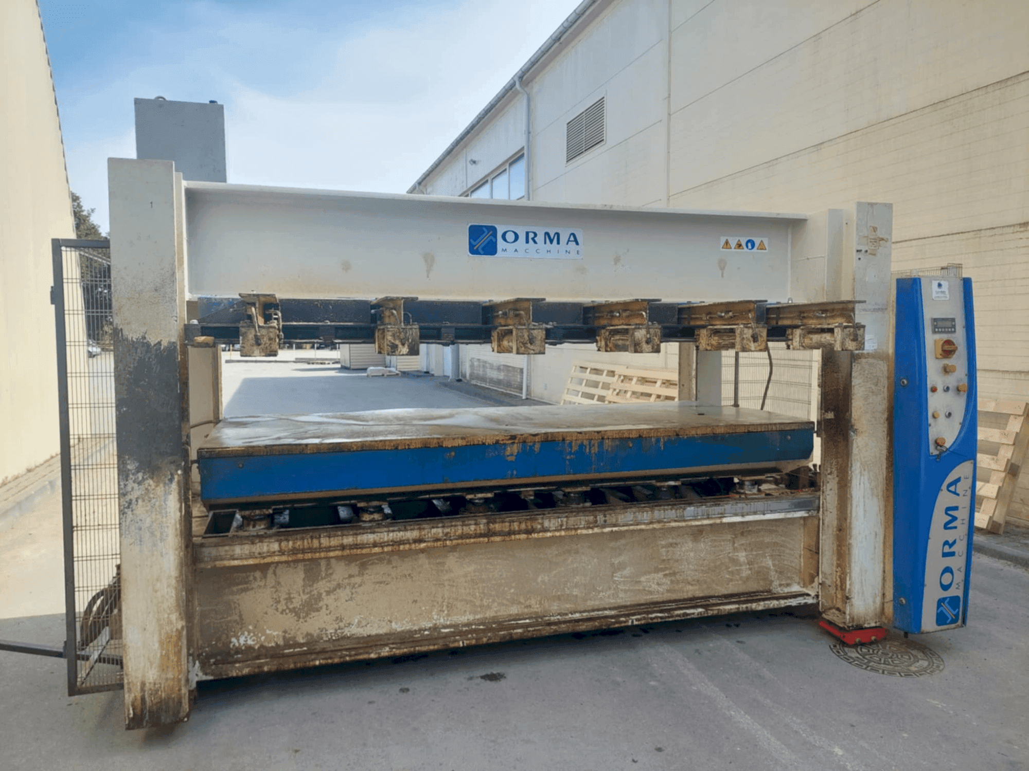 A ORMA NPC/L DIGIT30/13AF-BO gép elölnézete